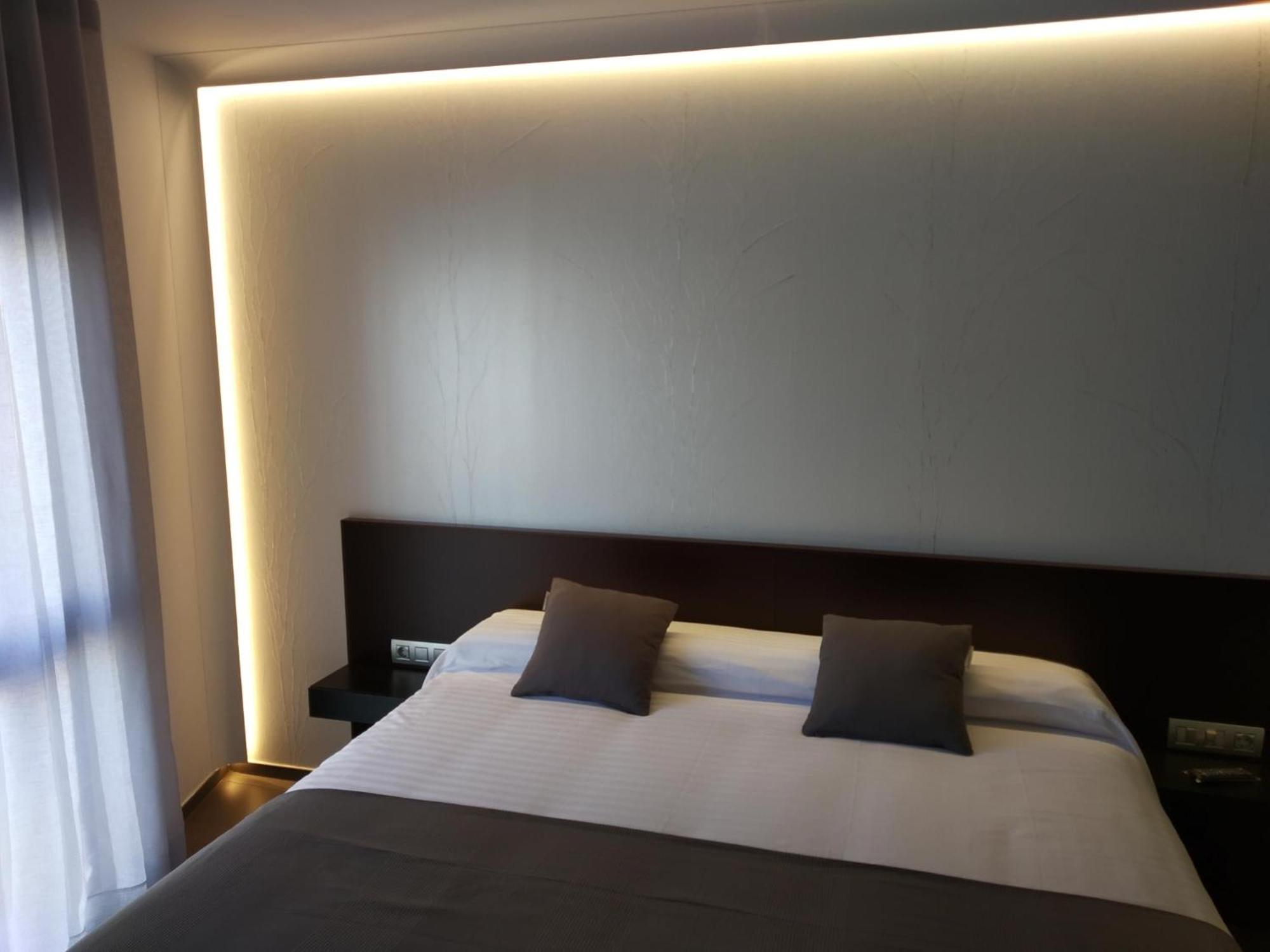 Budget Double Room photo 3