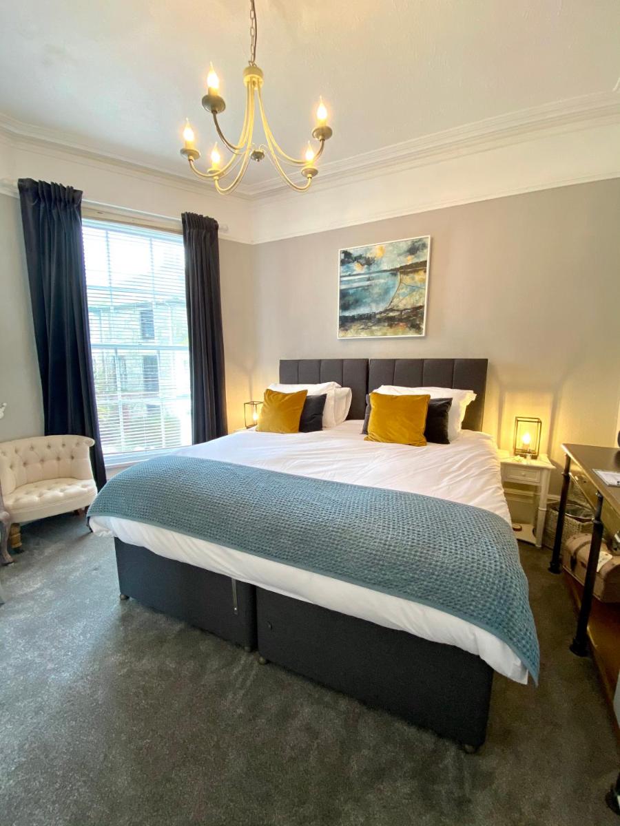Deluxe King Room photo 1