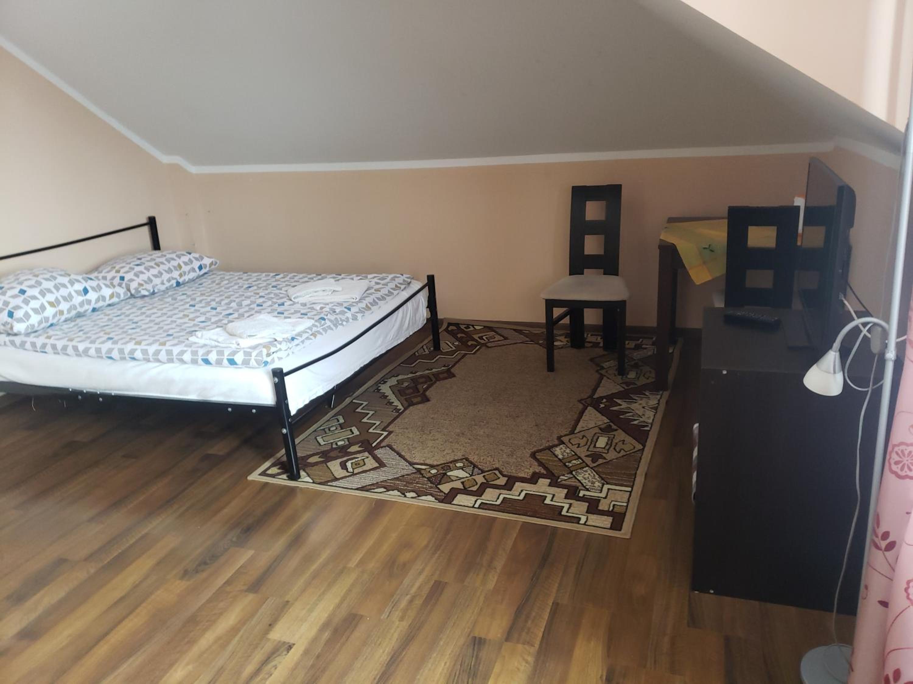 Small Single Room photo 1