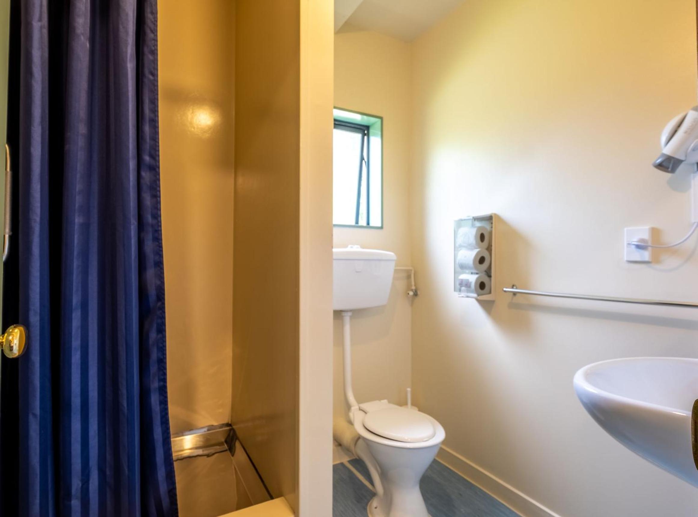 Triple Suite with Private Bathroom - Photo 7