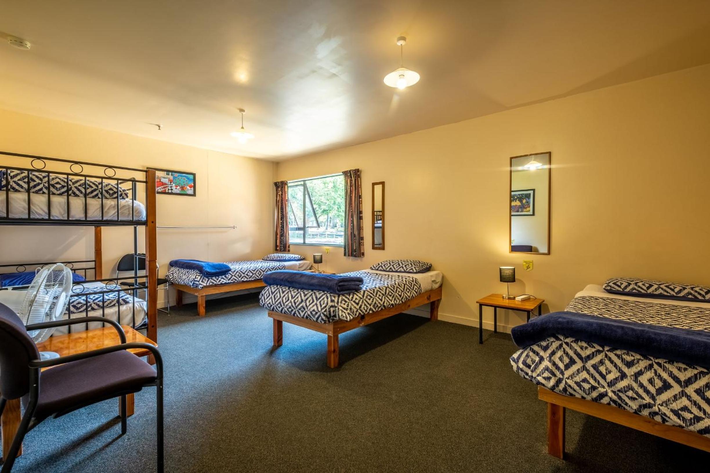 Bed in 5-Bed Mixed Dormitory Room photo 1