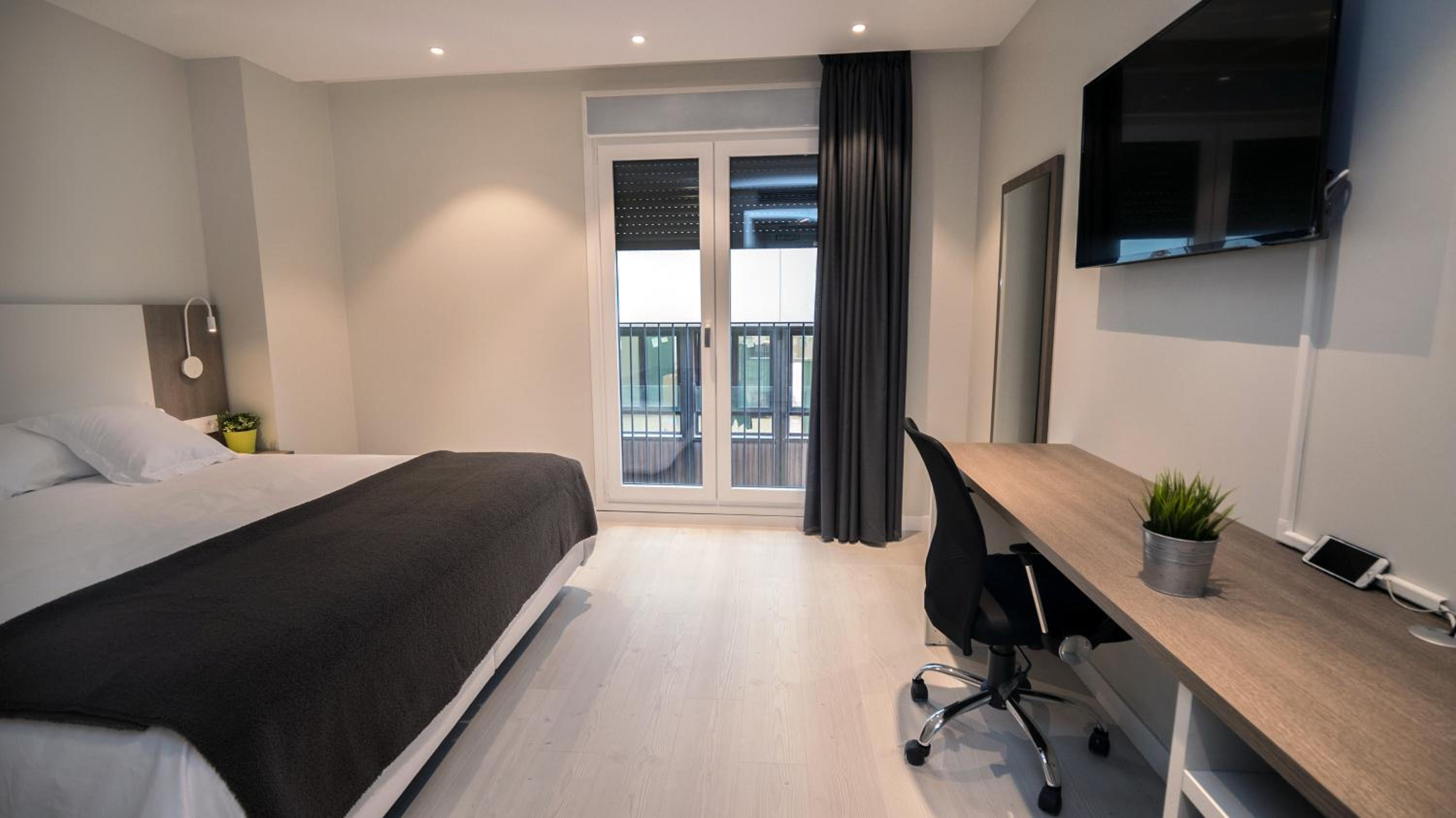 Interior Double or Twin Room - Photo 12