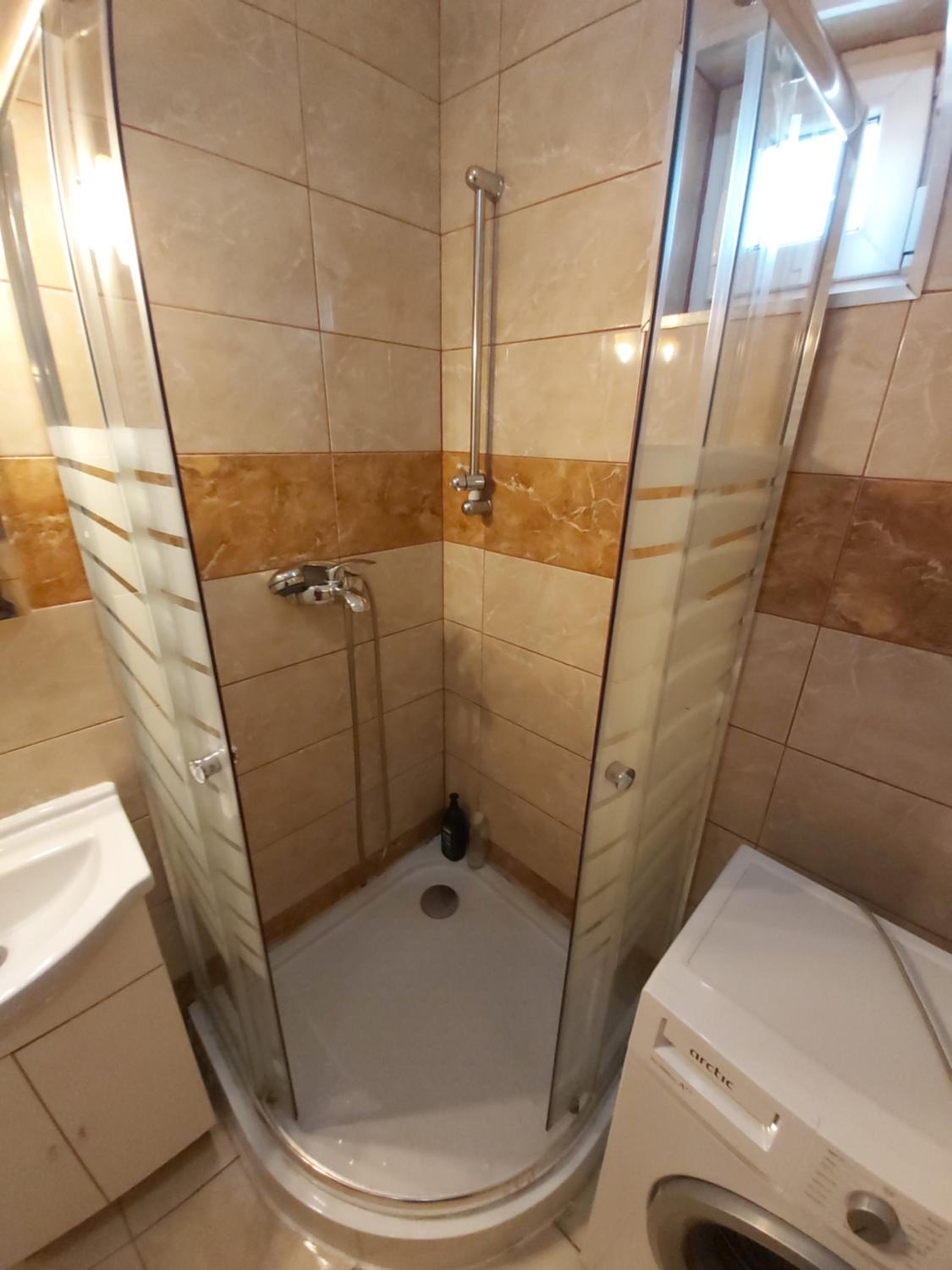 One-Bedroom Apartment - Photo 10