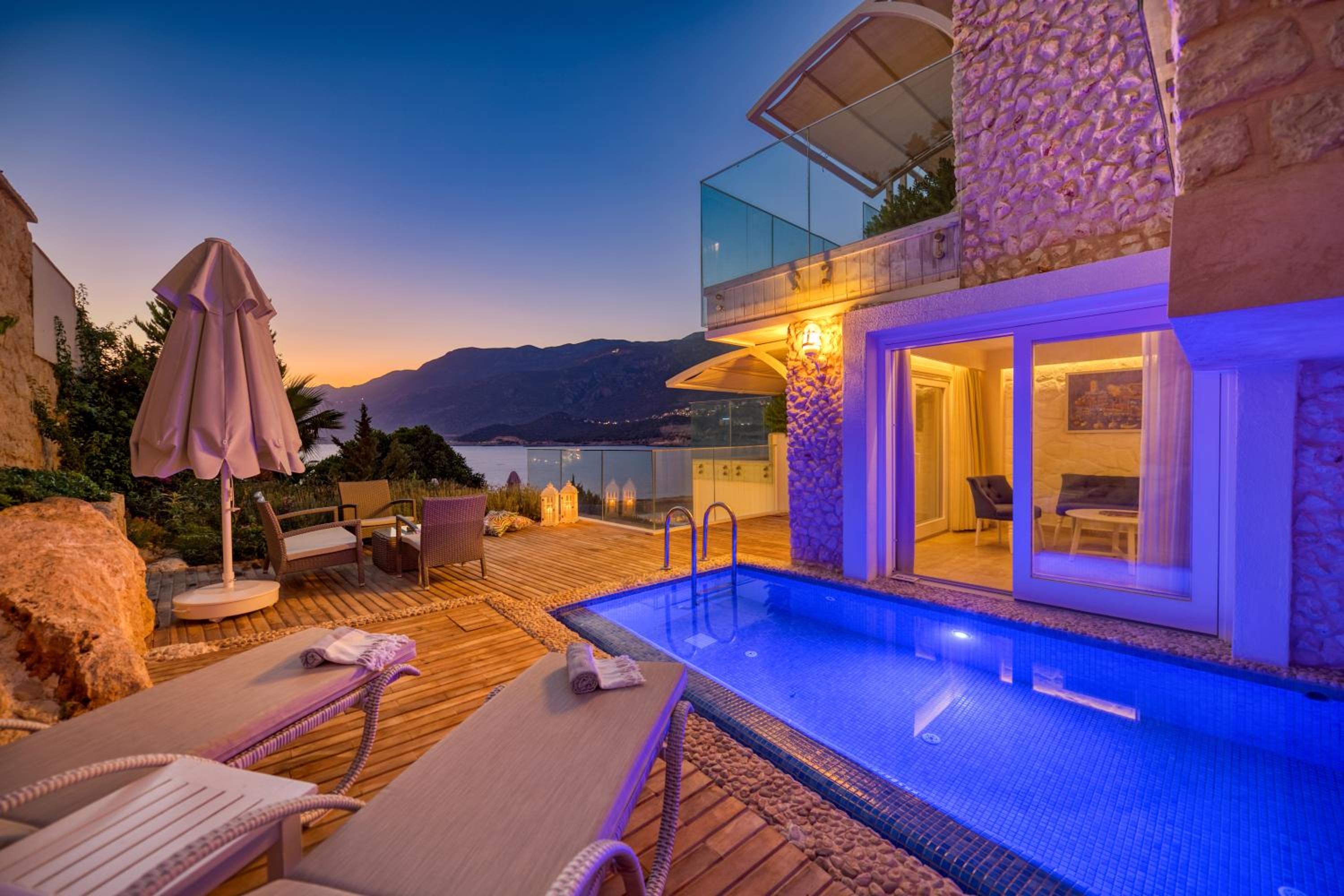 Deluxe Double Room with Sea View - Photo 4