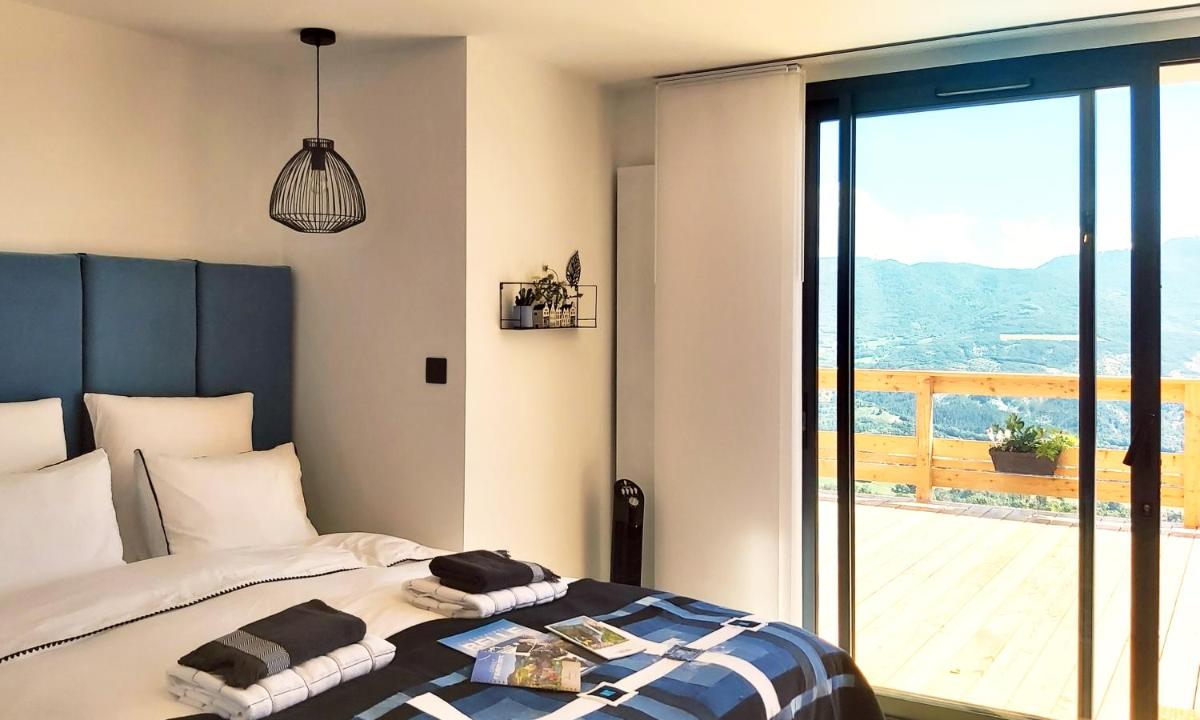 Deluxe Double Room with Shower photo 2