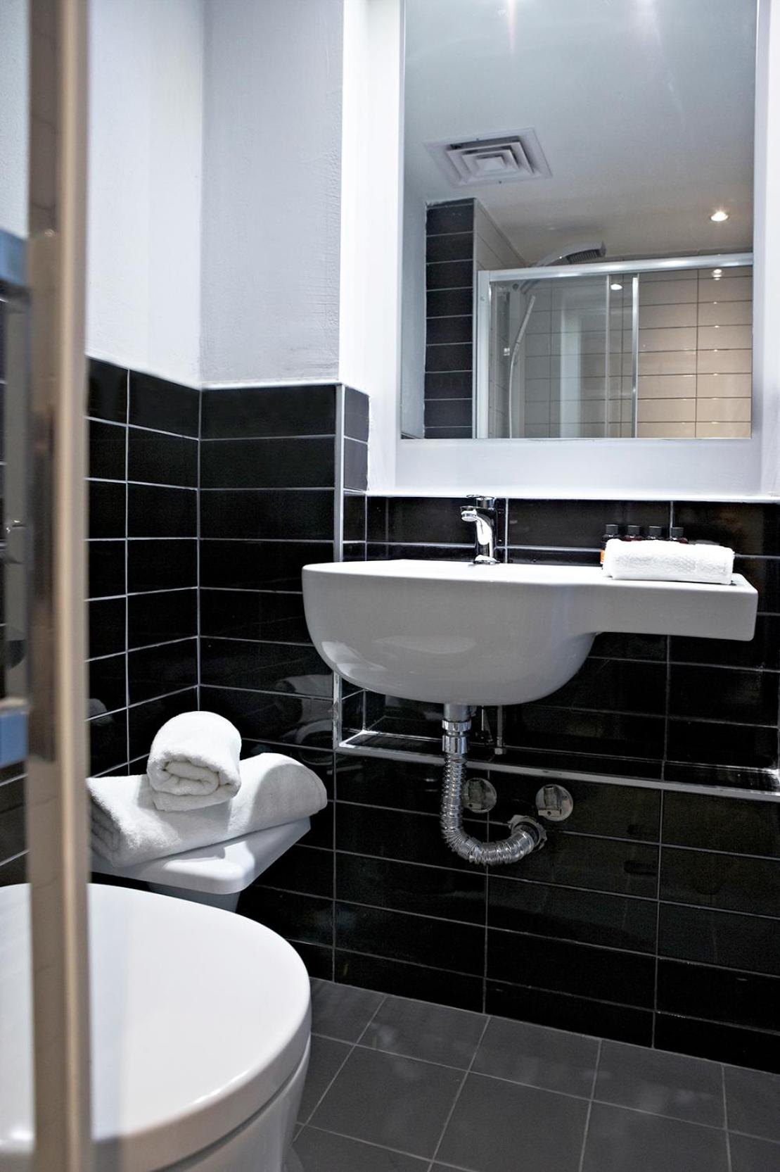 Classic Guestroom - Photo 6