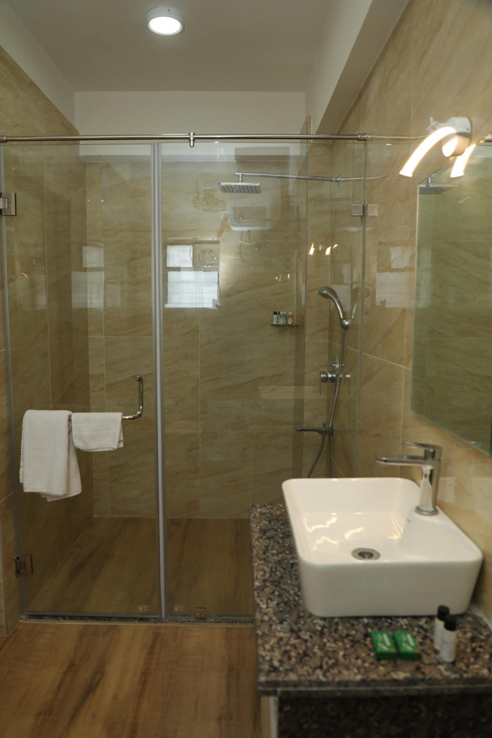 Deluxe Room - Photo 6
