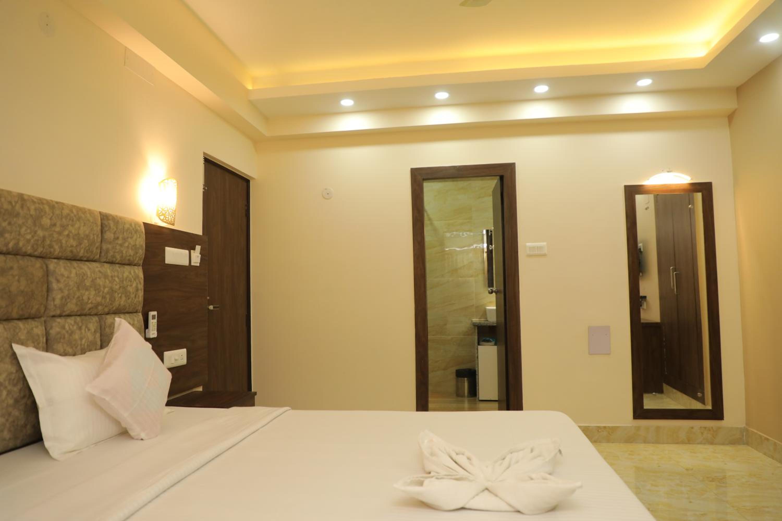 Deluxe Room - Photo 5