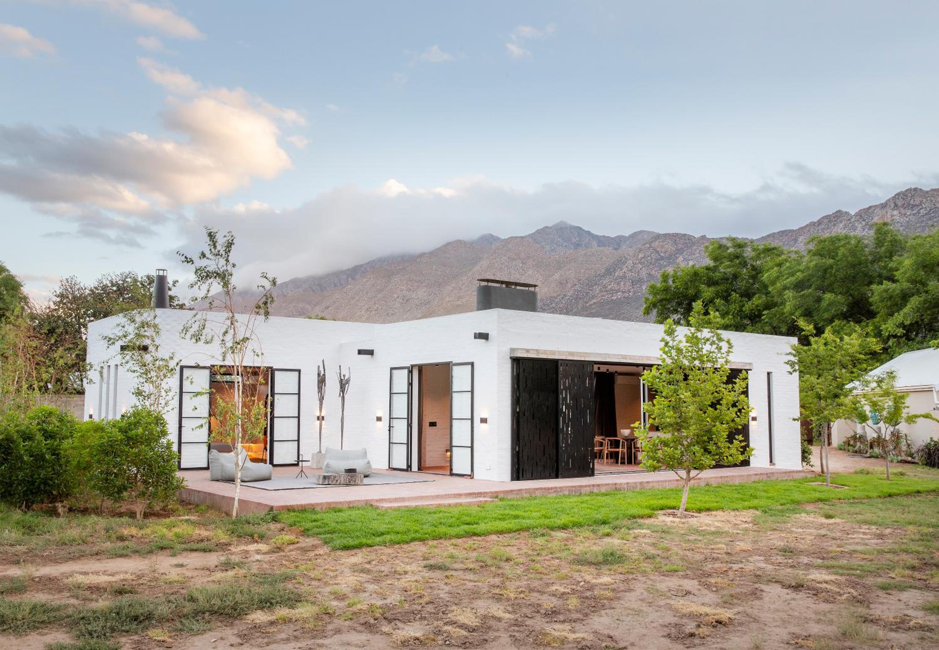 Villa photo 3