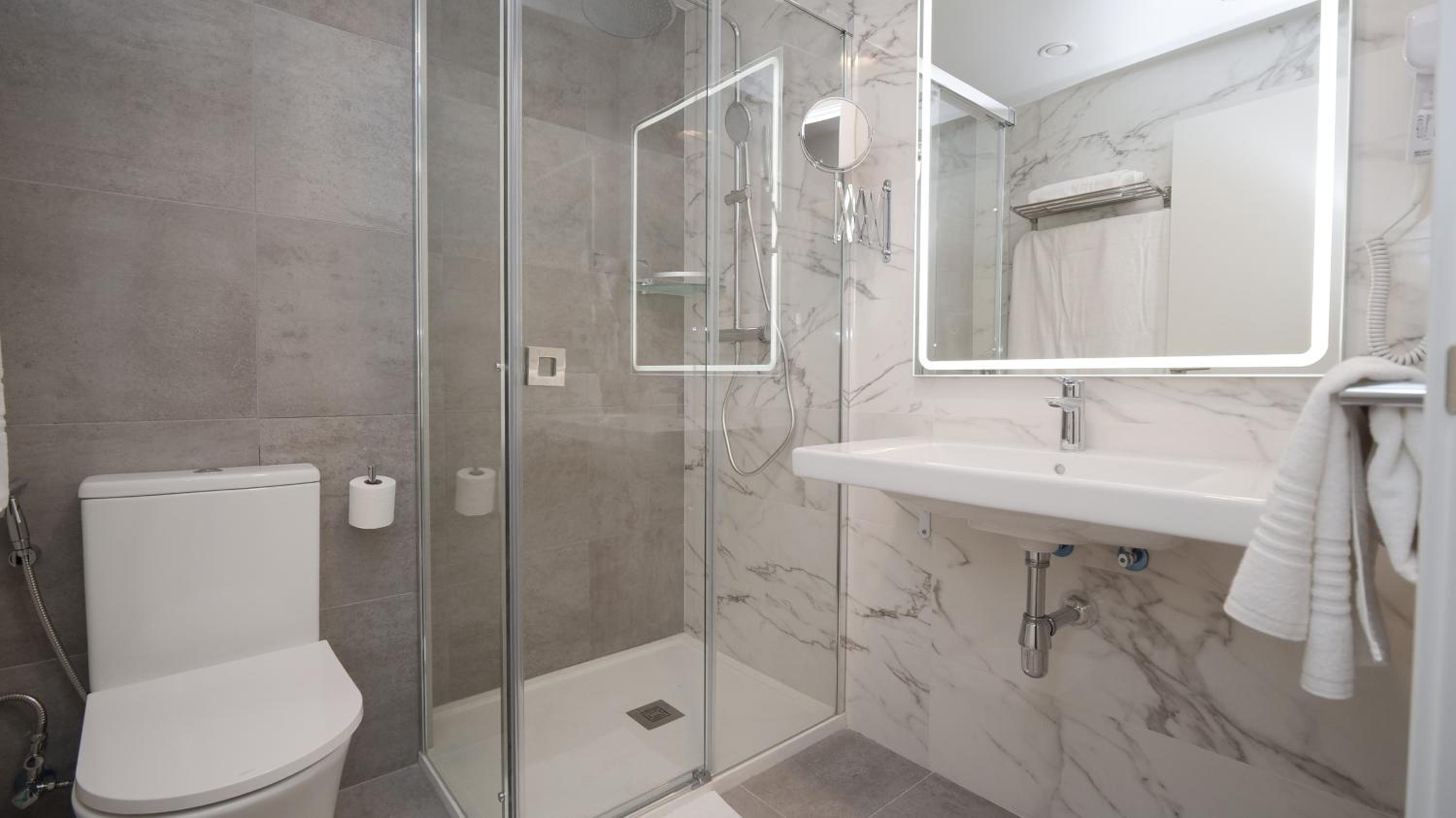 Interior Double or Twin Room - Photo 2