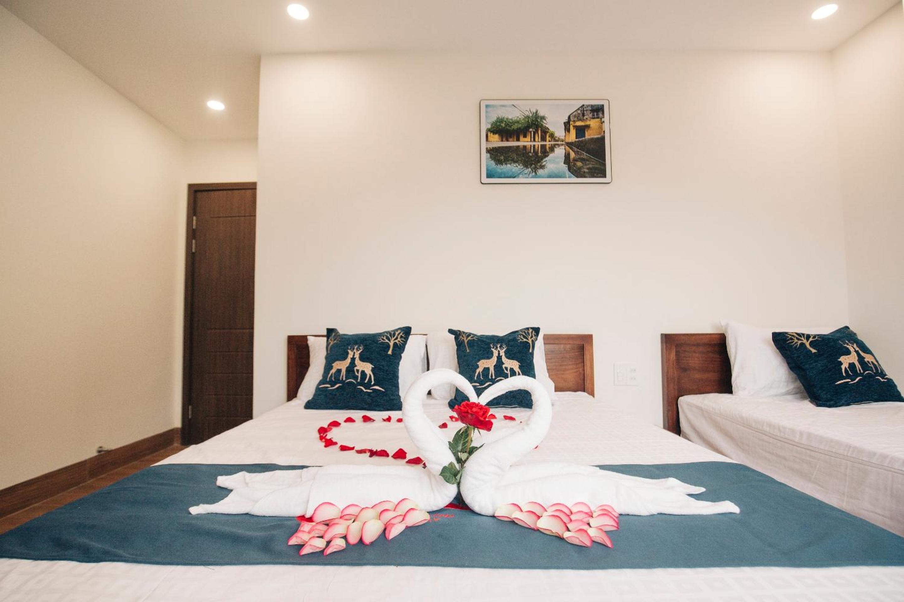 Superior Double or Twin Room with City View - Photo 4