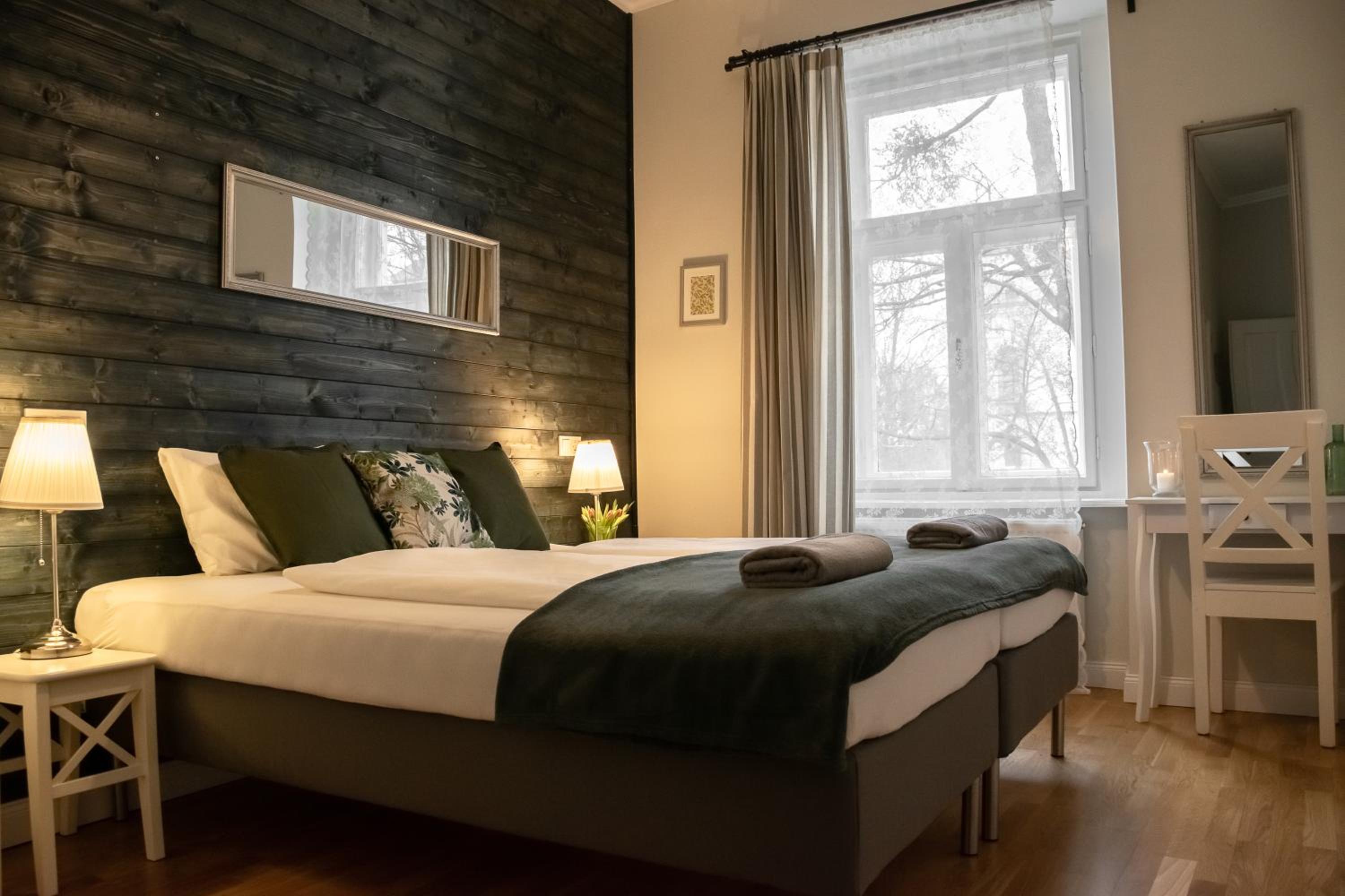 Deluxe Twin Room - Photo 2