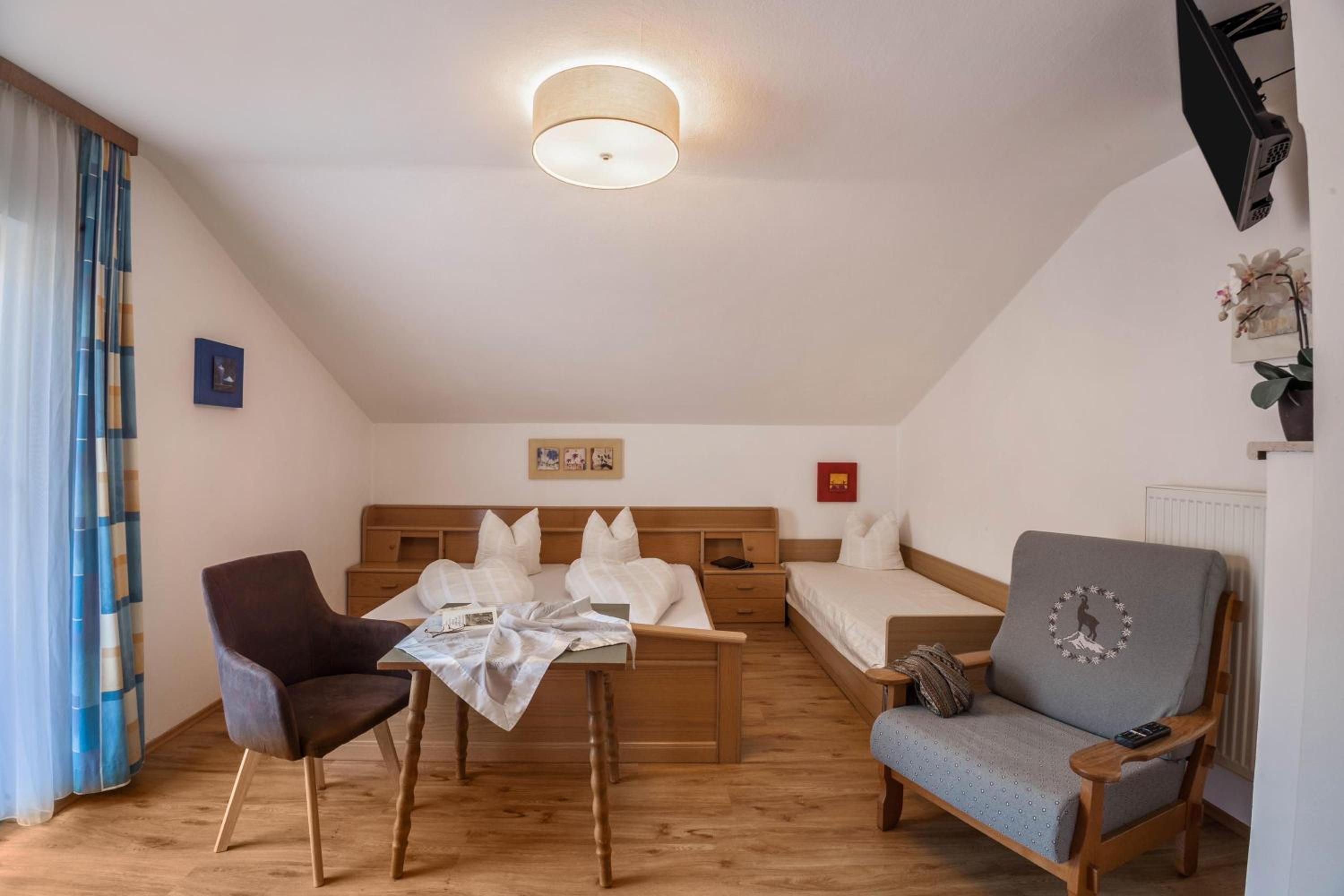 Two-Bedroom Deluxe Apartment with Balcony