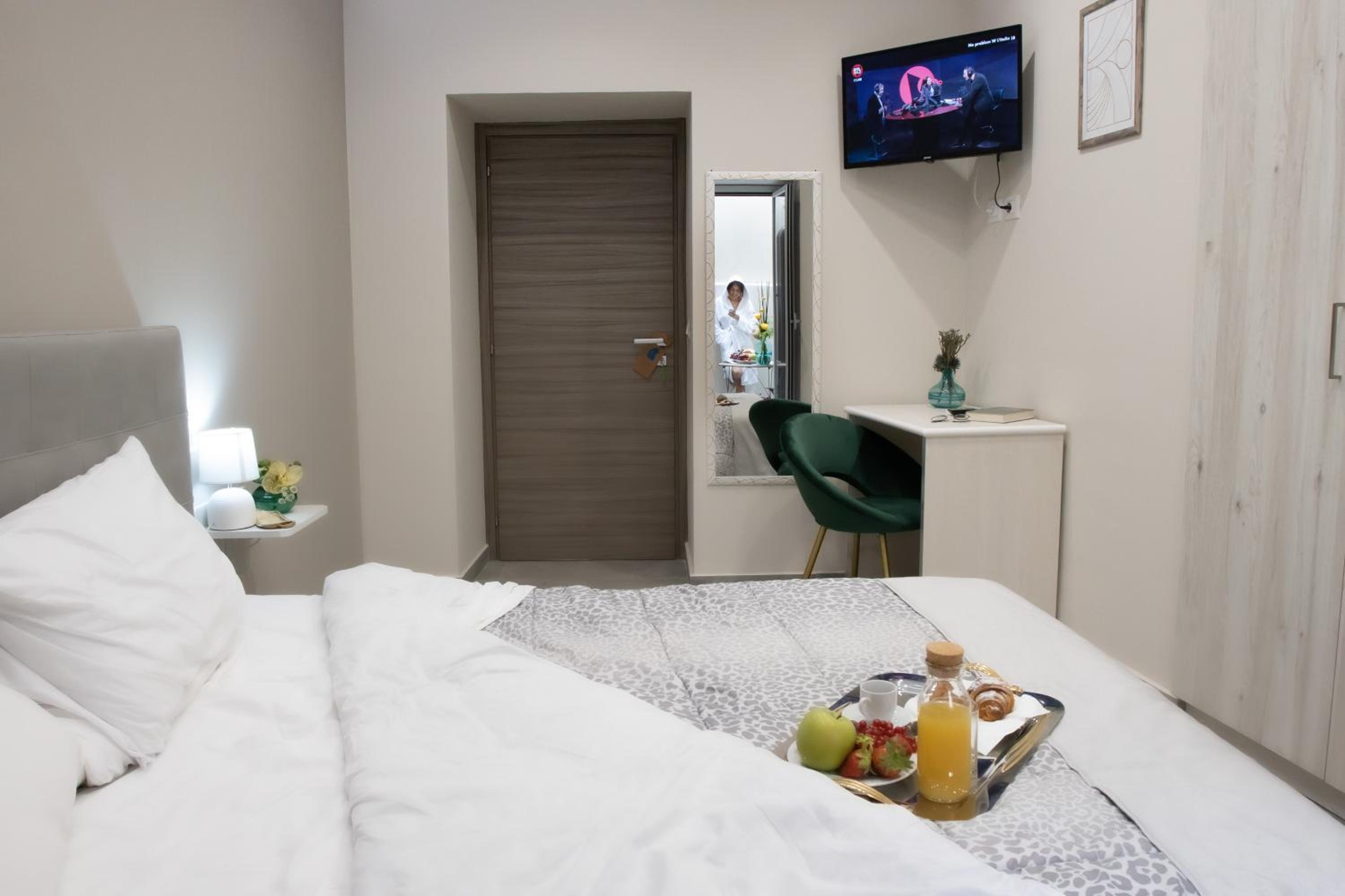 Deluxe Double Room With Shower