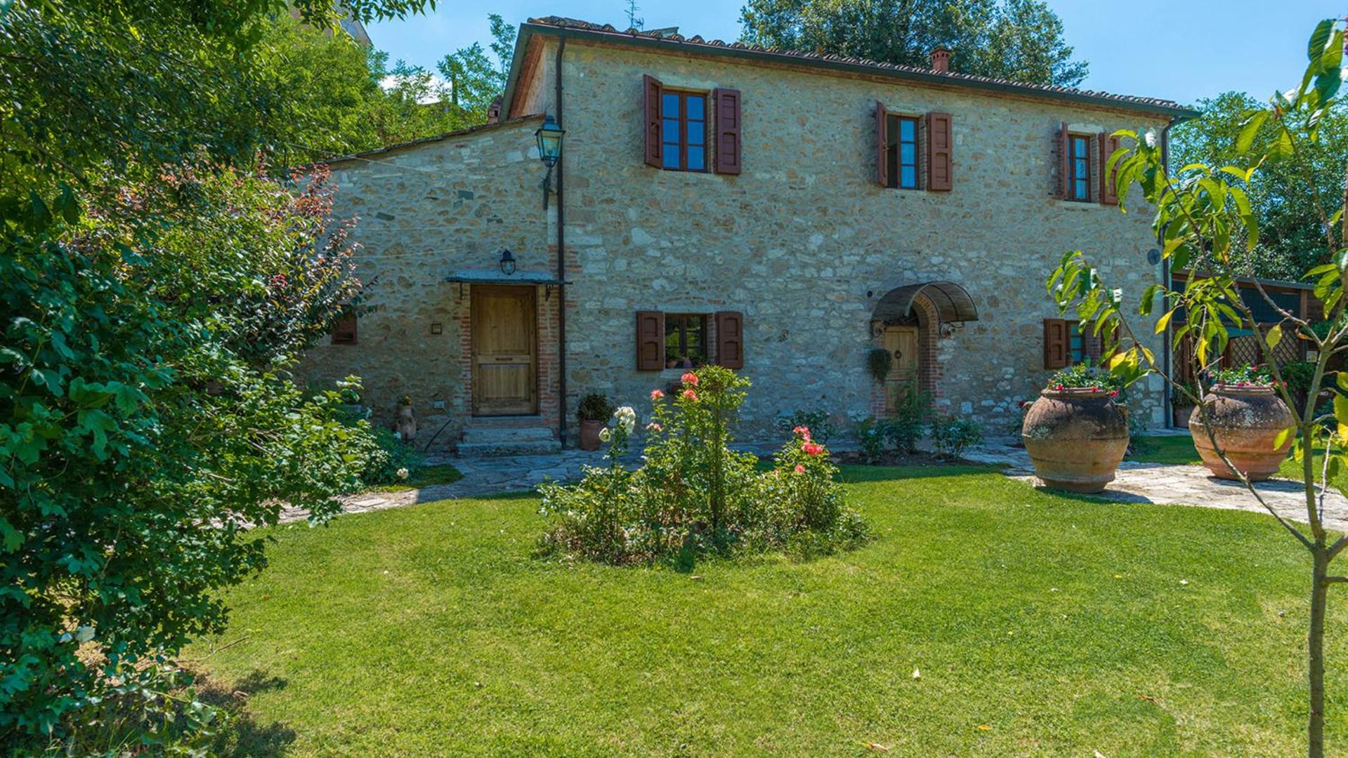 Three-Bedroom Villa photo 3