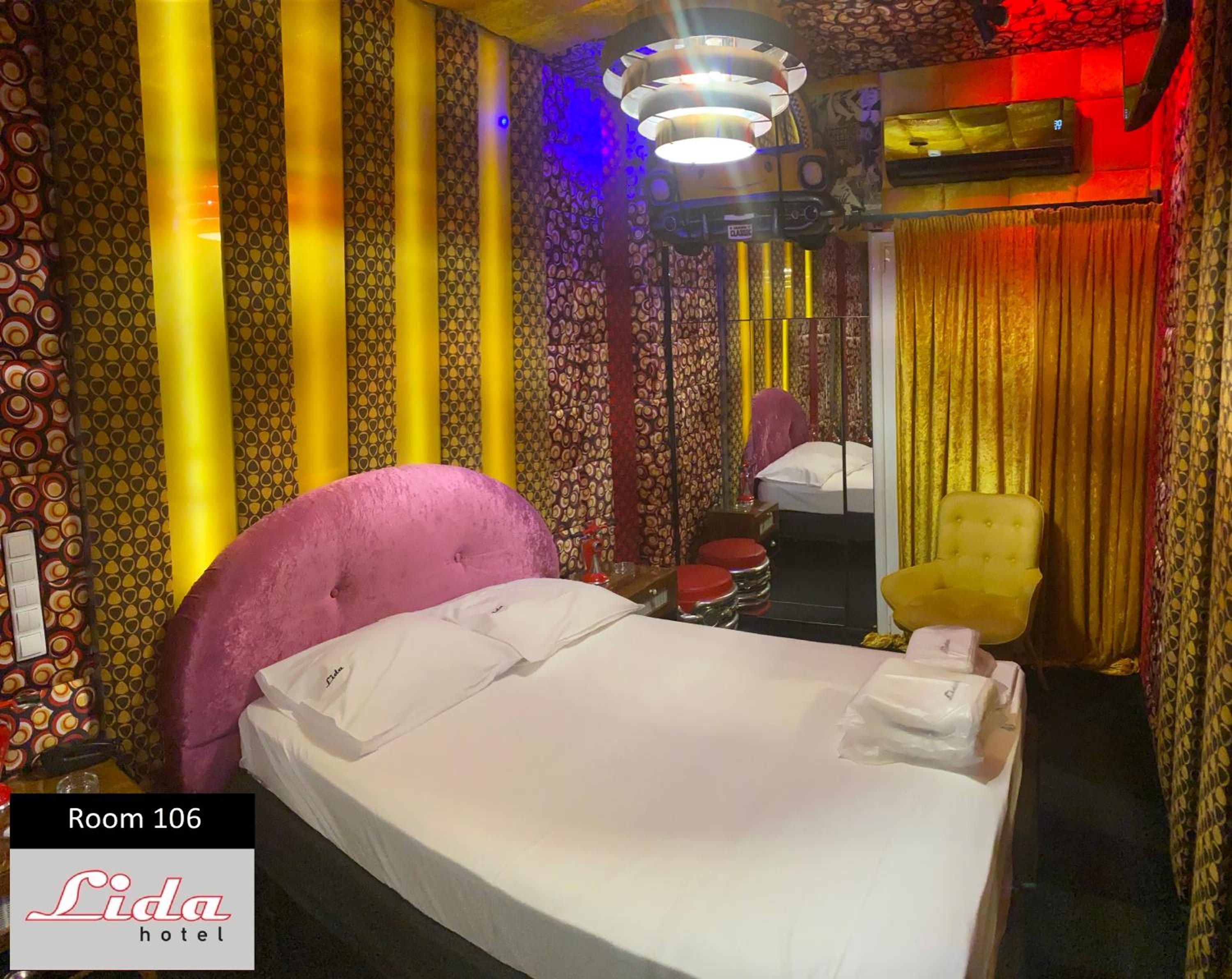 Deluxe Double Room with Shower photo 3