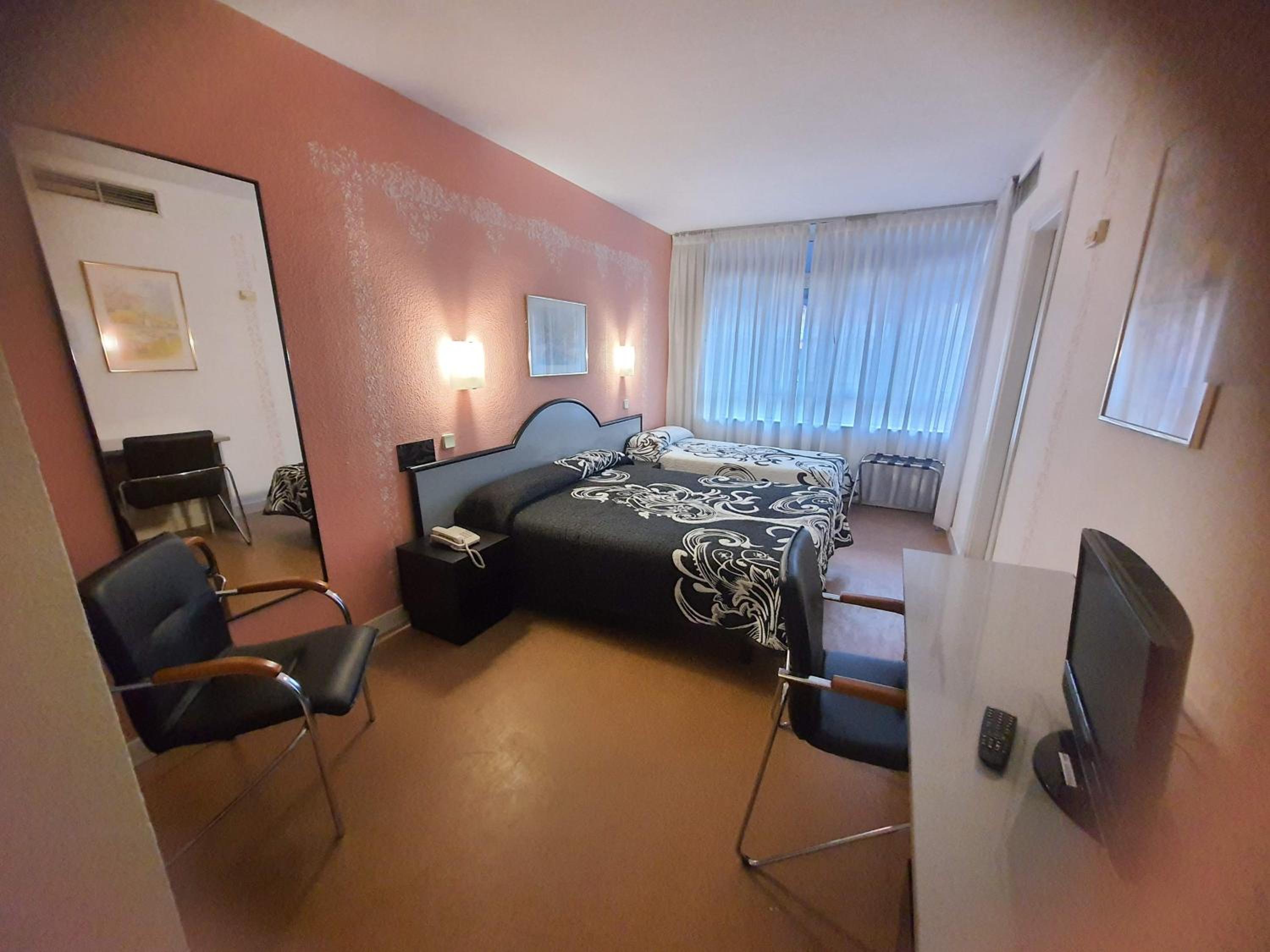 Triple Room - Photo 8