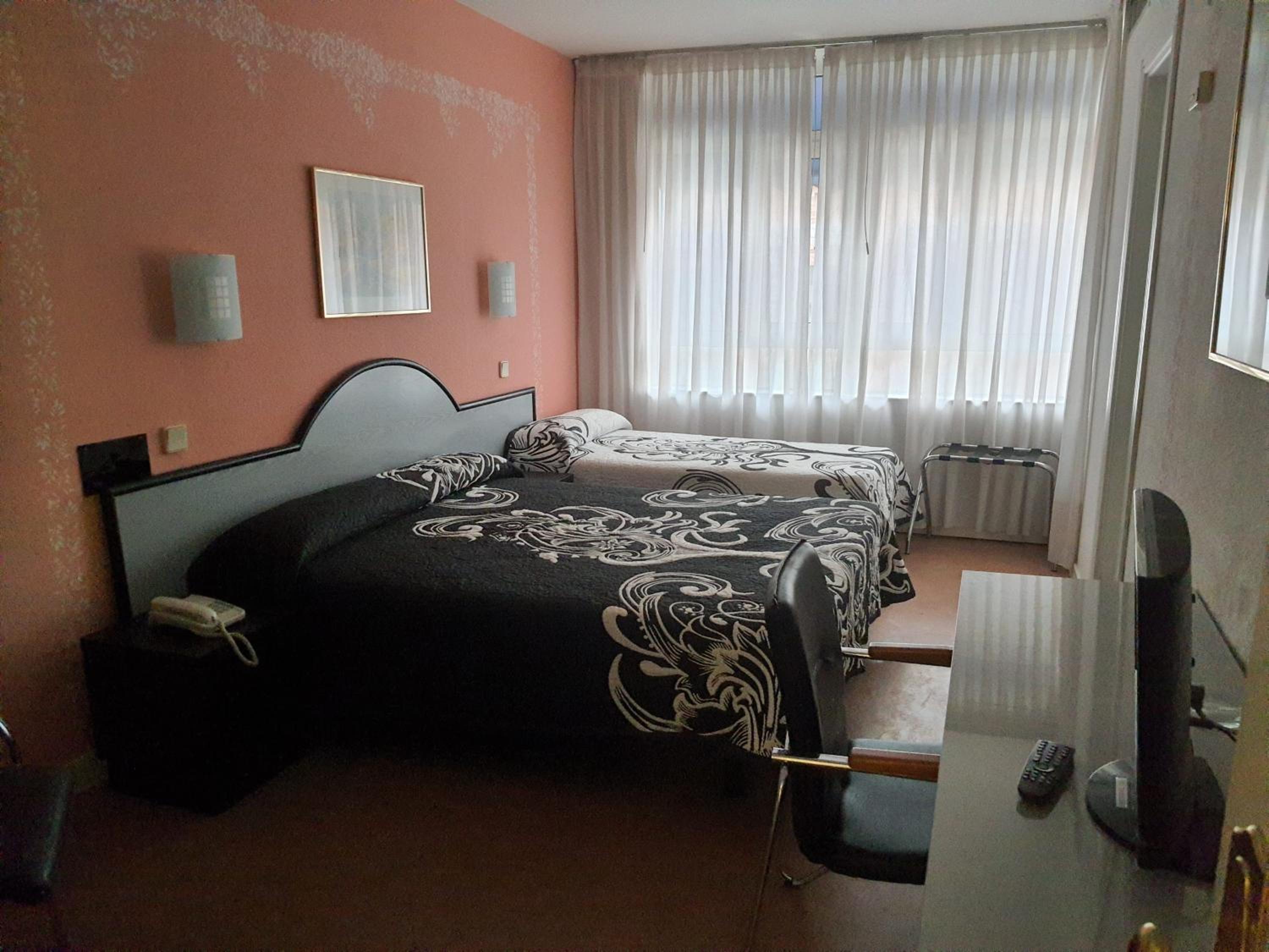 Triple Room - Photo 11
