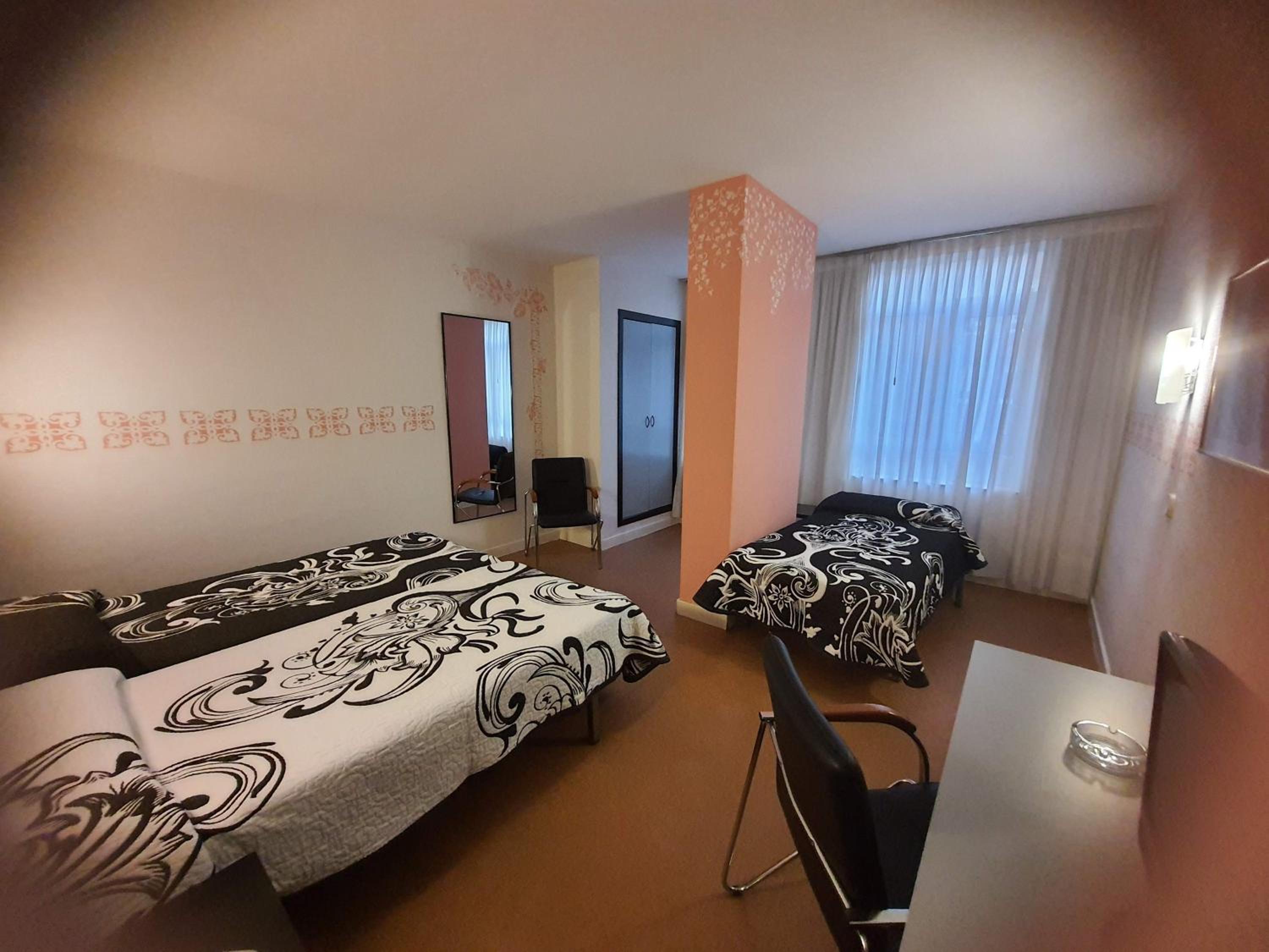 Triple Room - Photo 13
