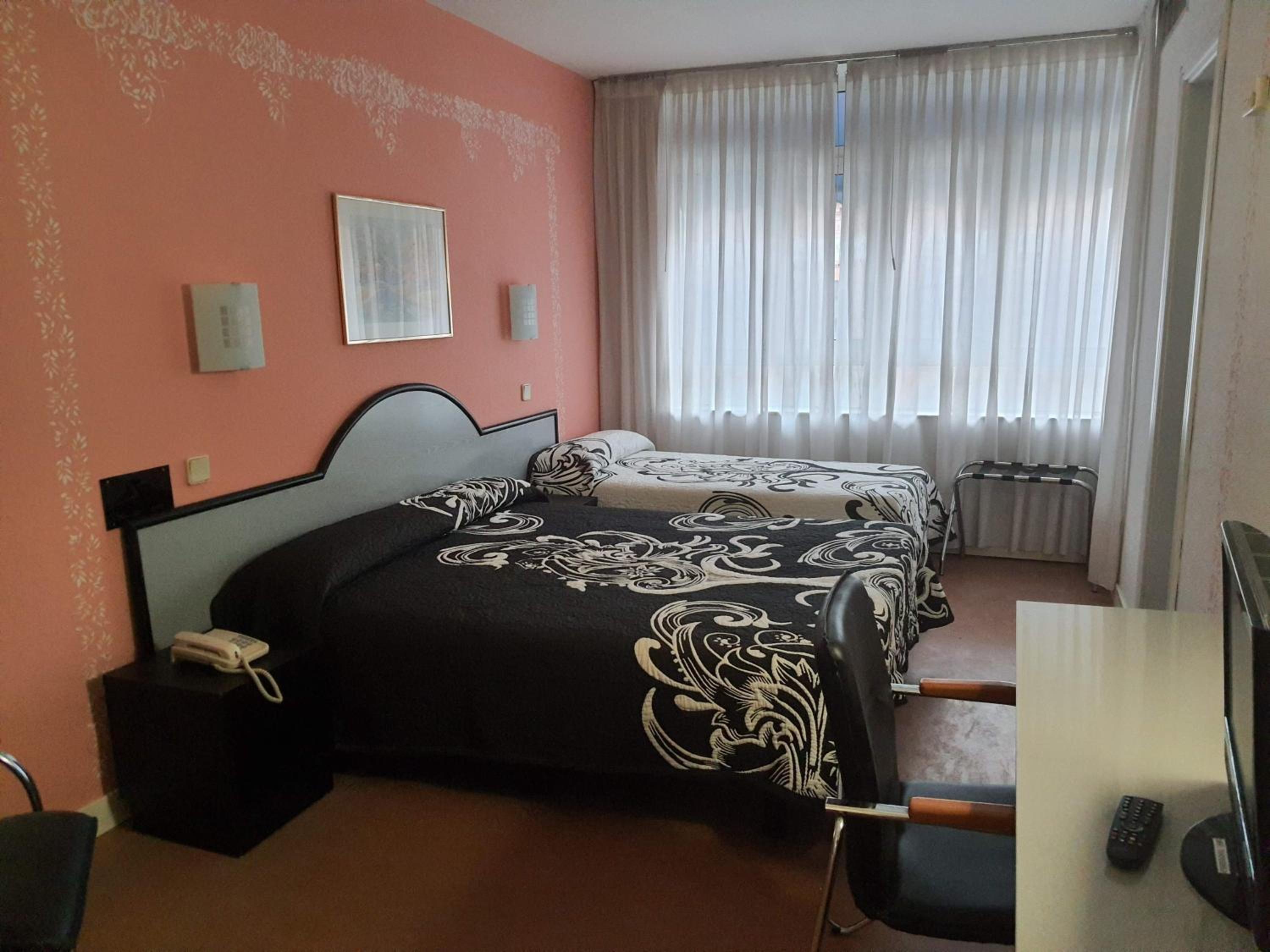 Triple Room - Photo 12