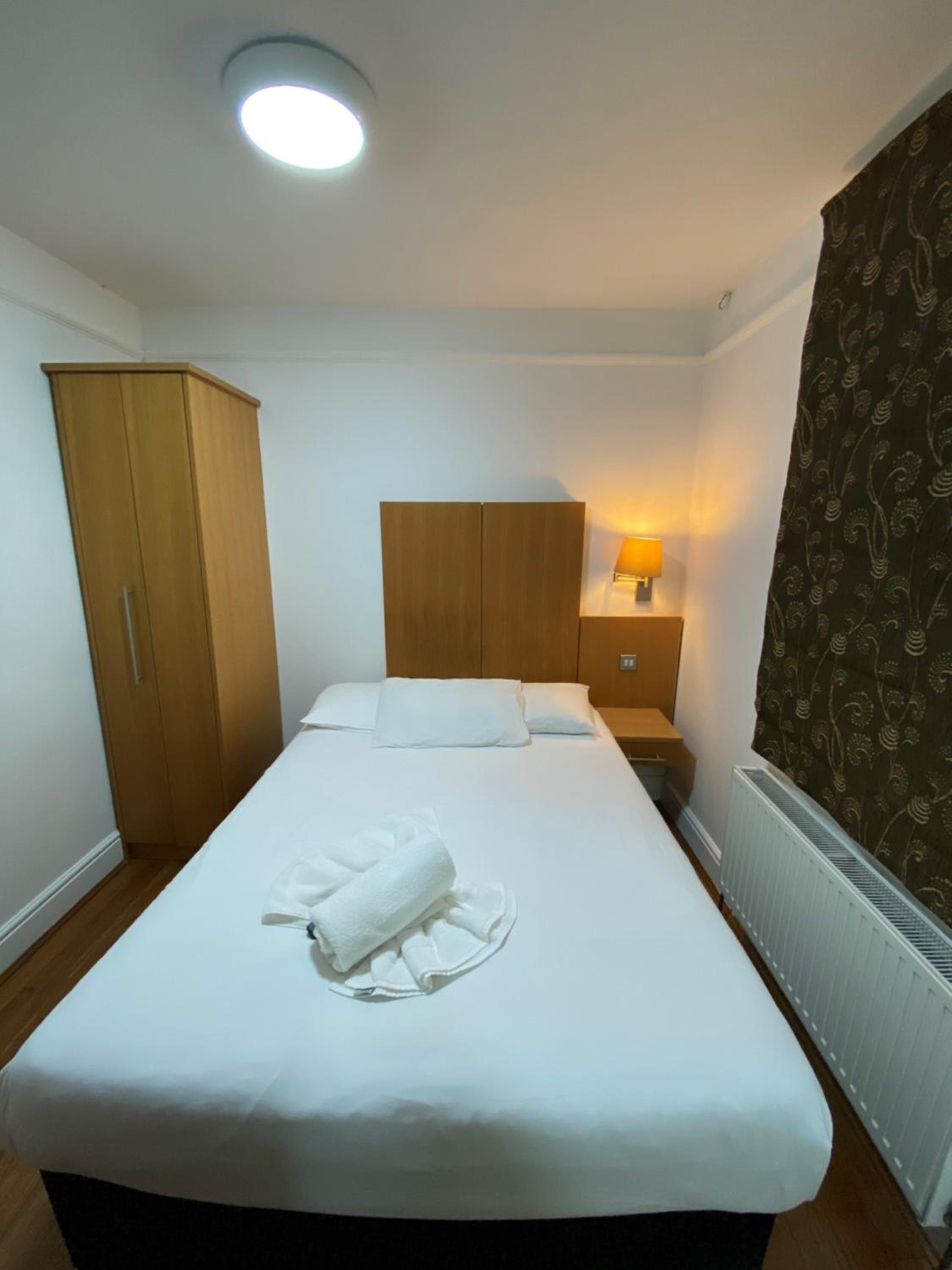 Double Room - Photo 3
