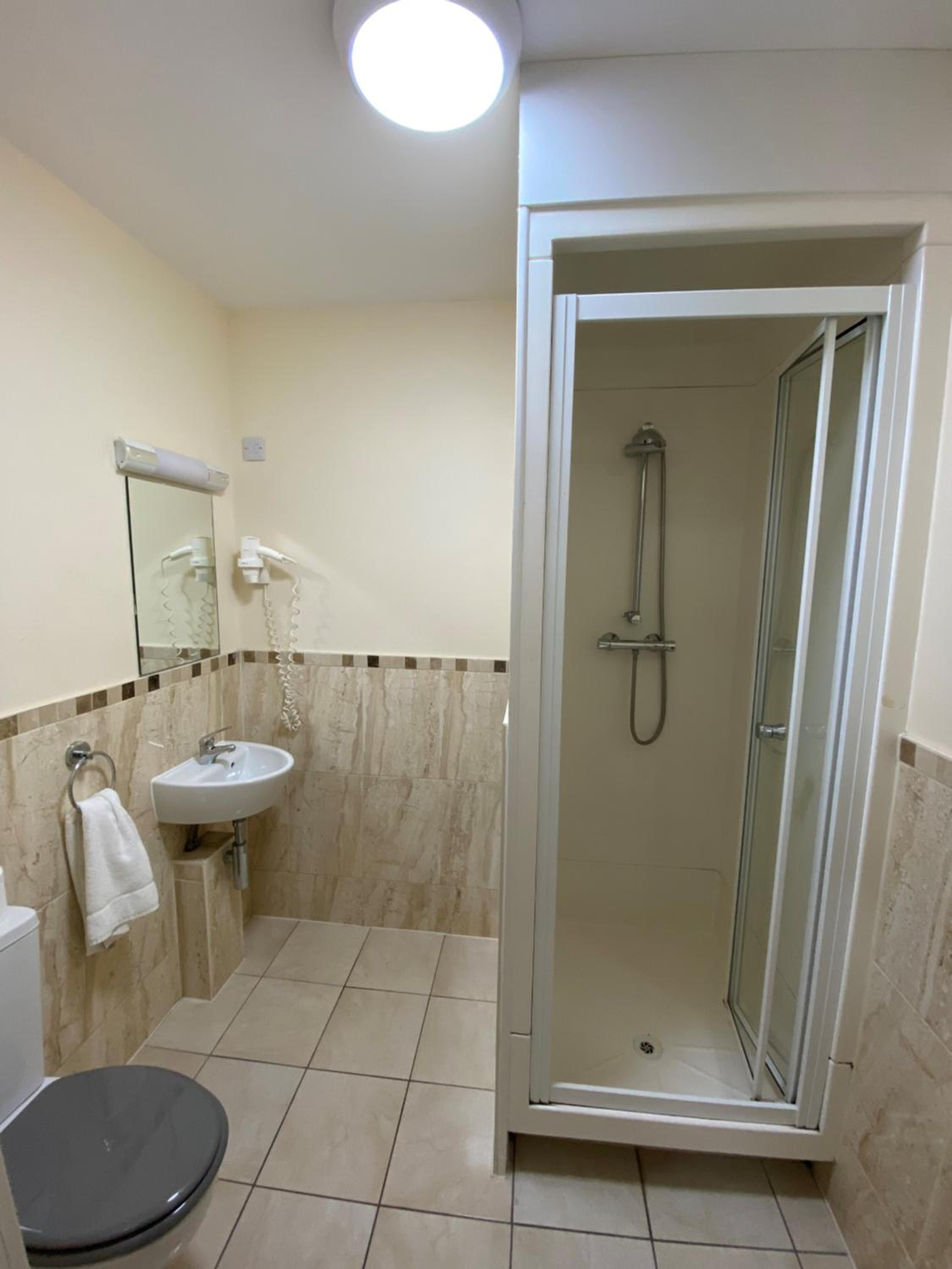 Twin Room - Photo 4