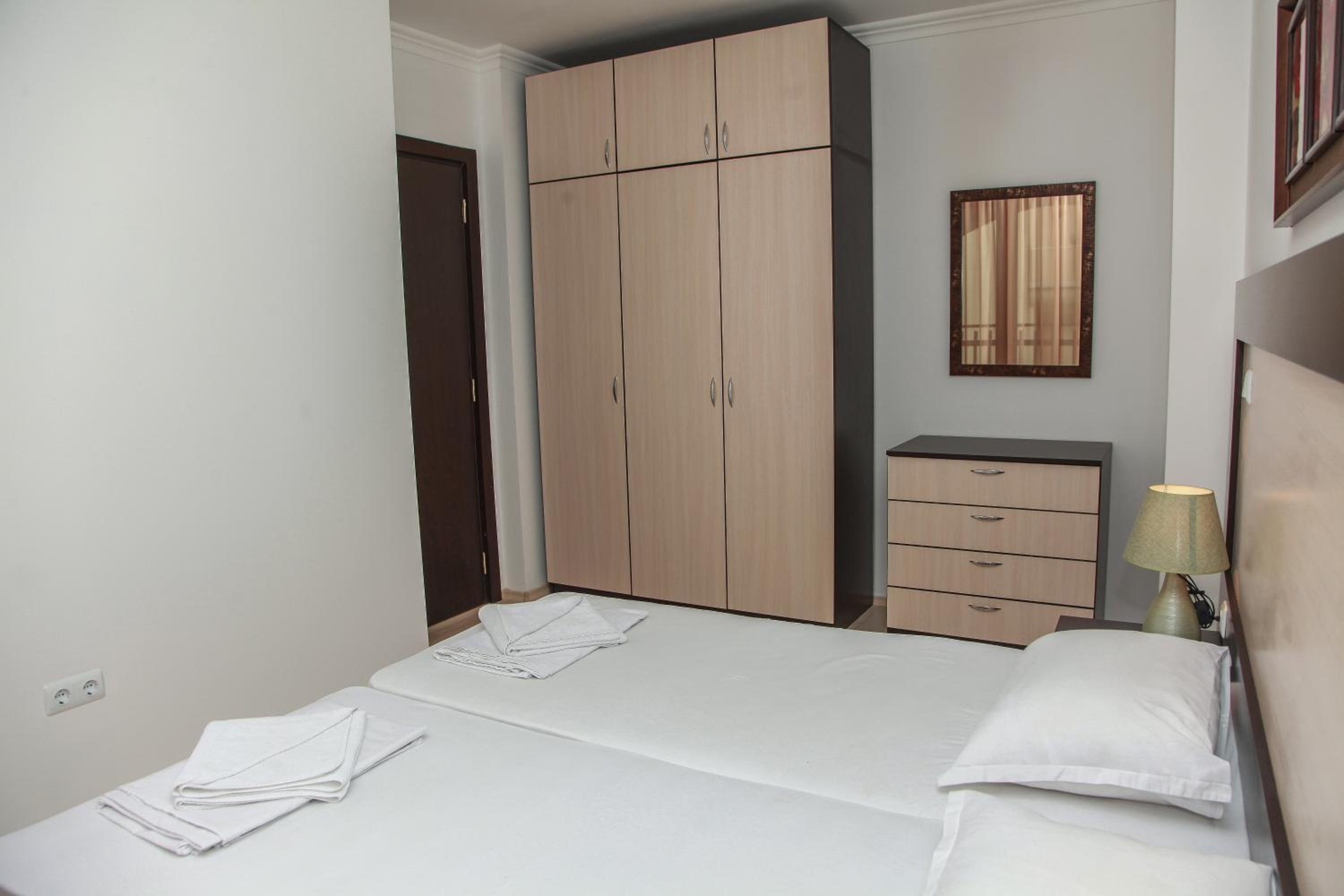 One-Bedroom Standard Apartment photo 3