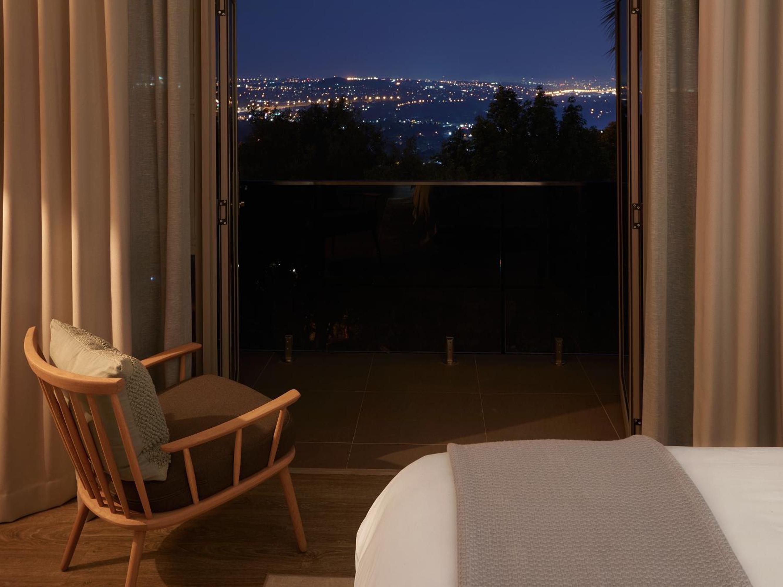 King Room with Pool View photo 2
