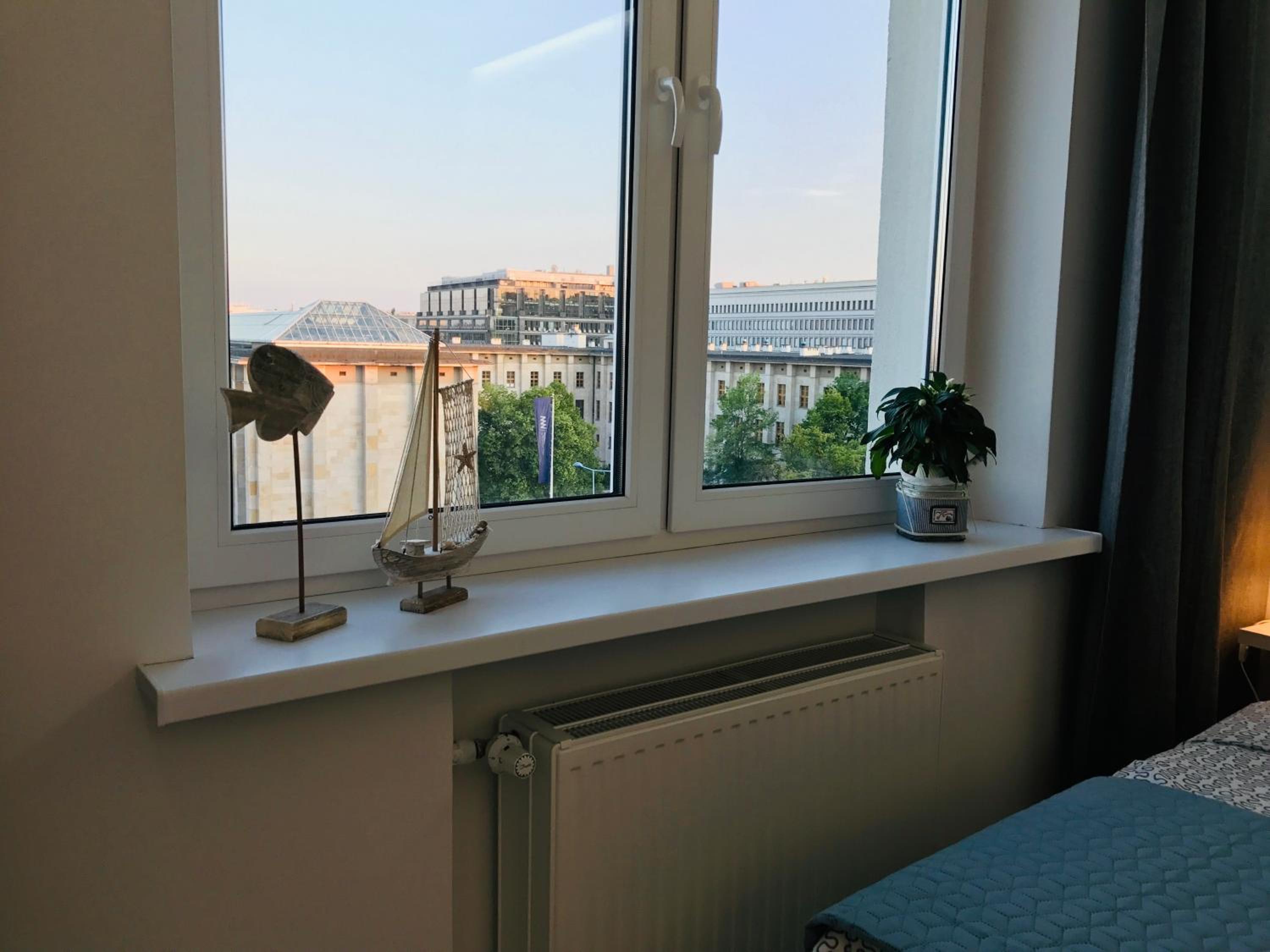 Apartment with City View - Photo 2