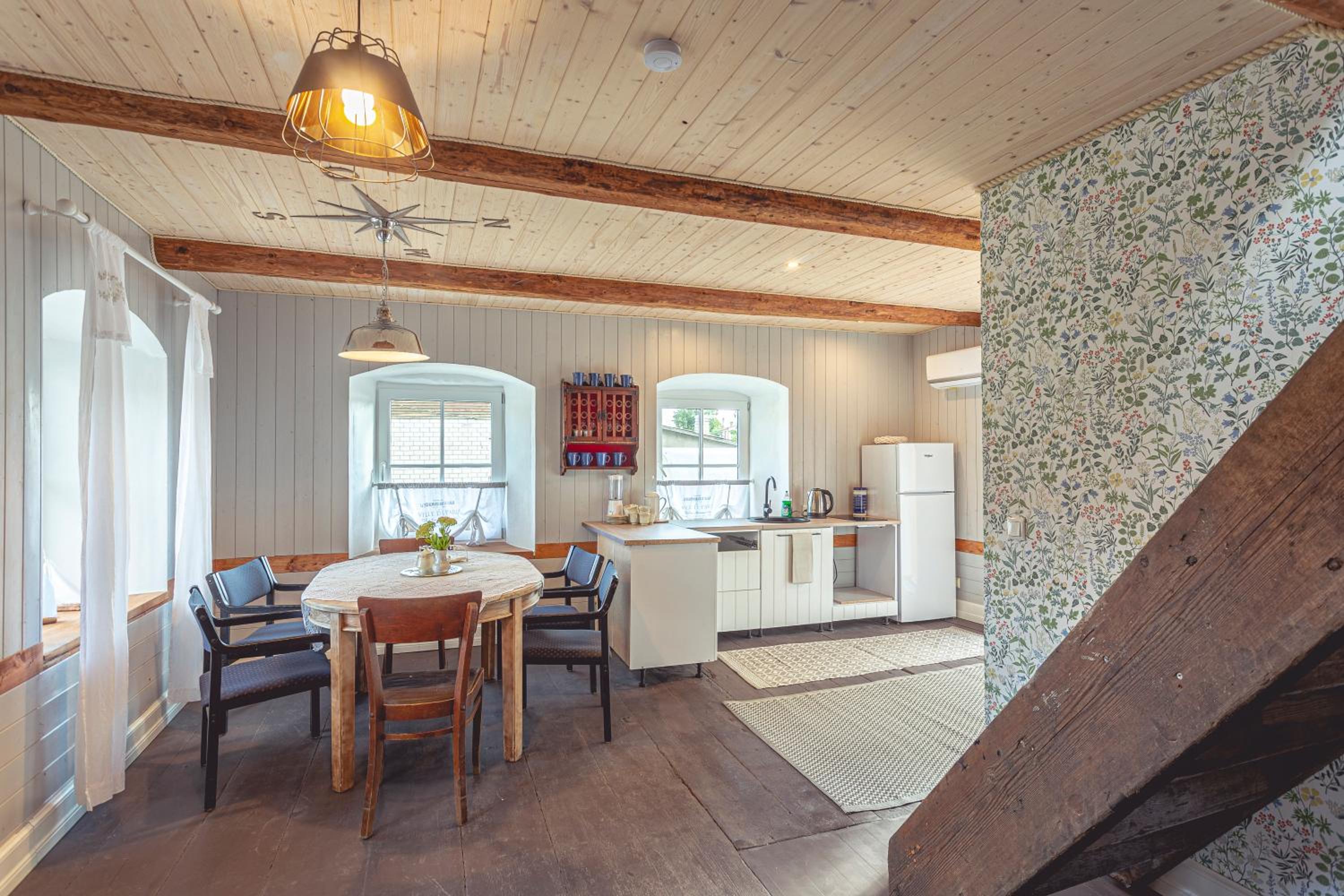 Three-Bedroom House - Photo 10