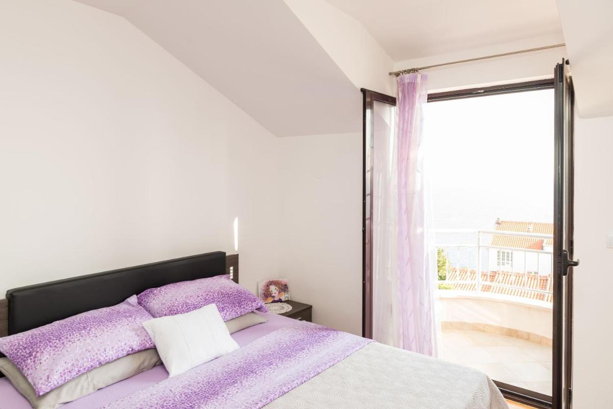 Four-Bedroom Apartment with Sea View