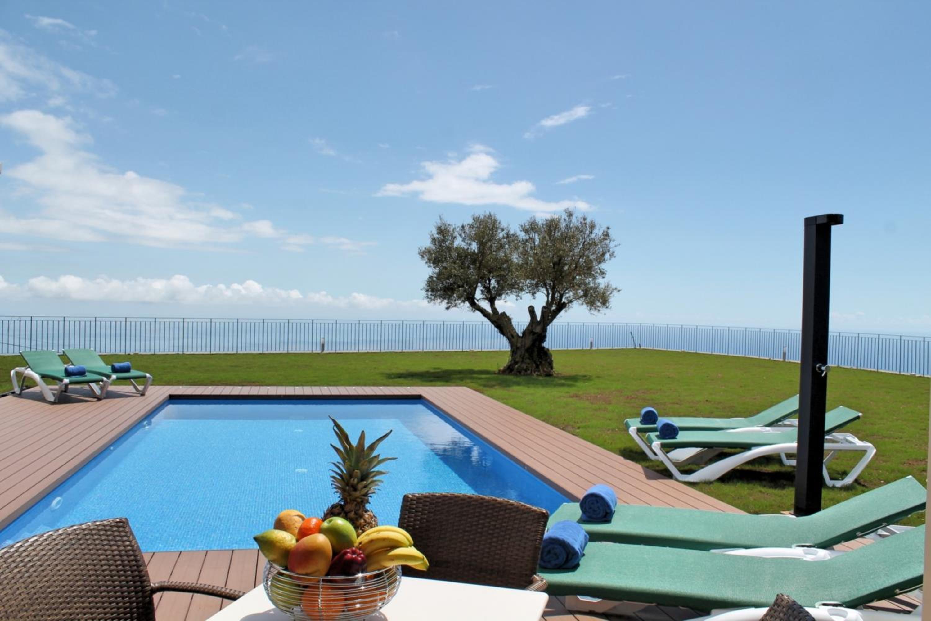 Villa photo 2