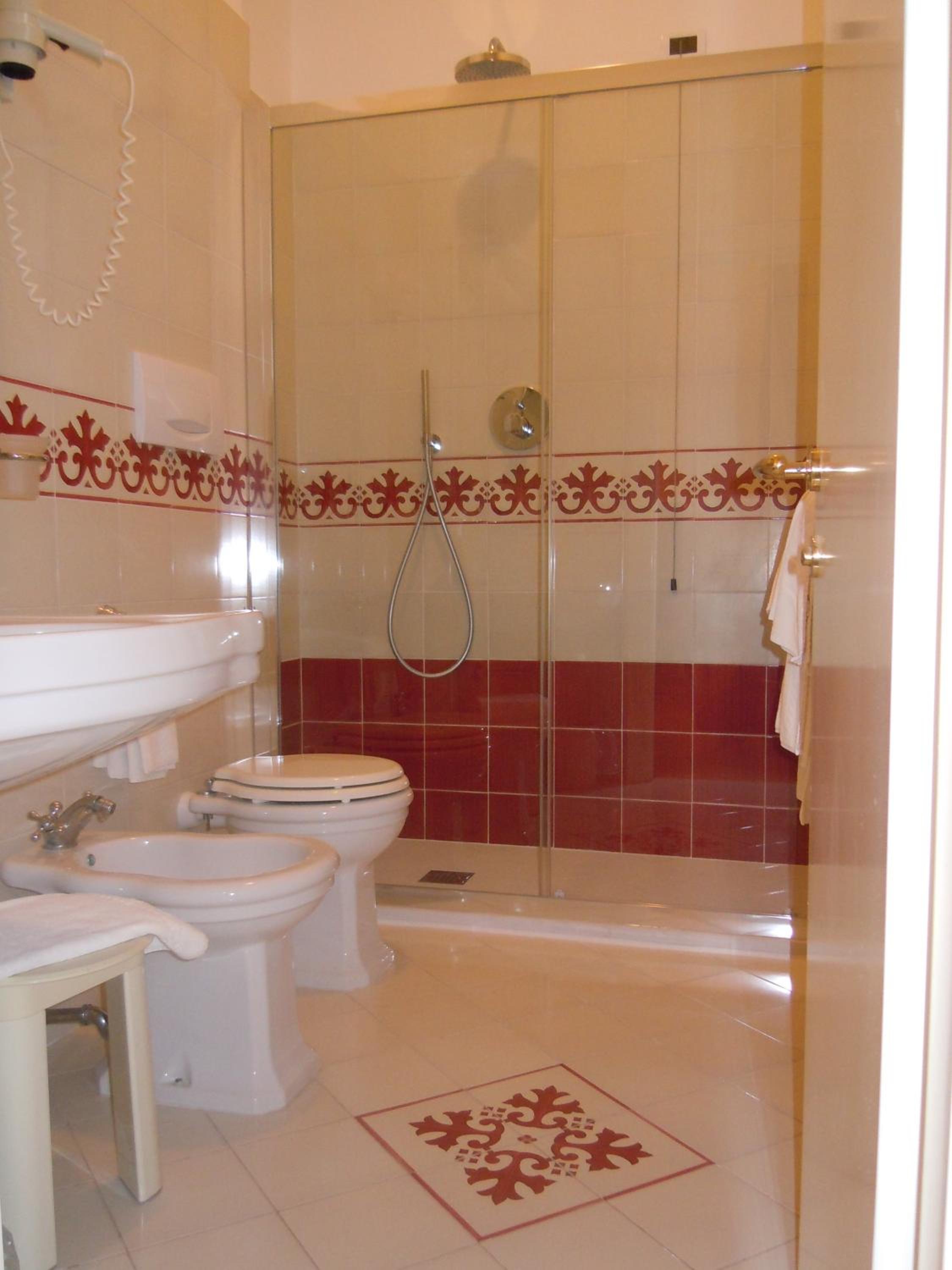 Double Room - Photo 4