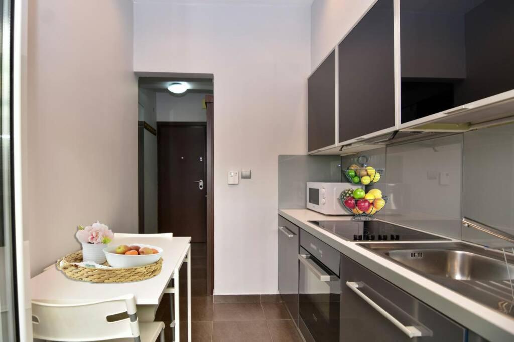 One-Bedroom Apartment - Photo 4