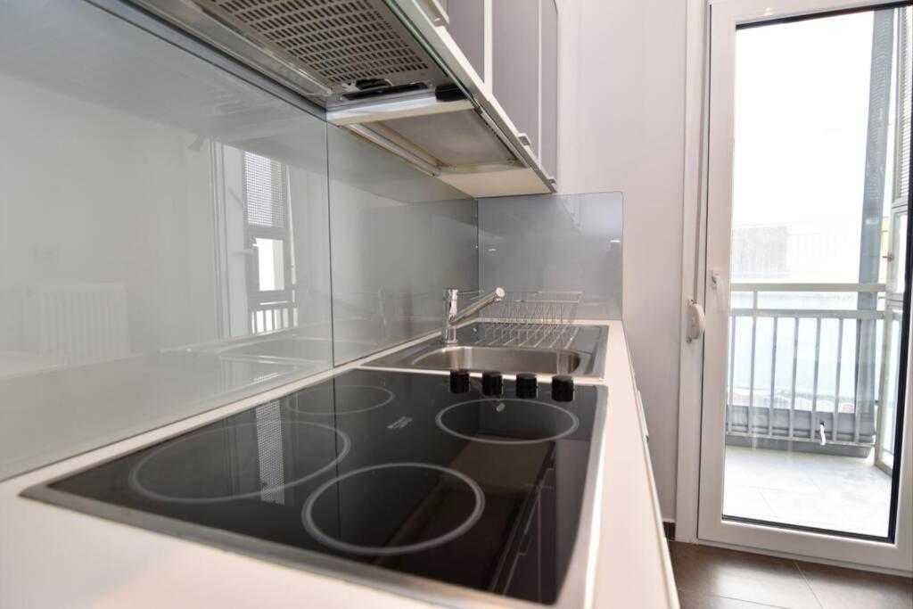 One-Bedroom Apartment - Photo 2