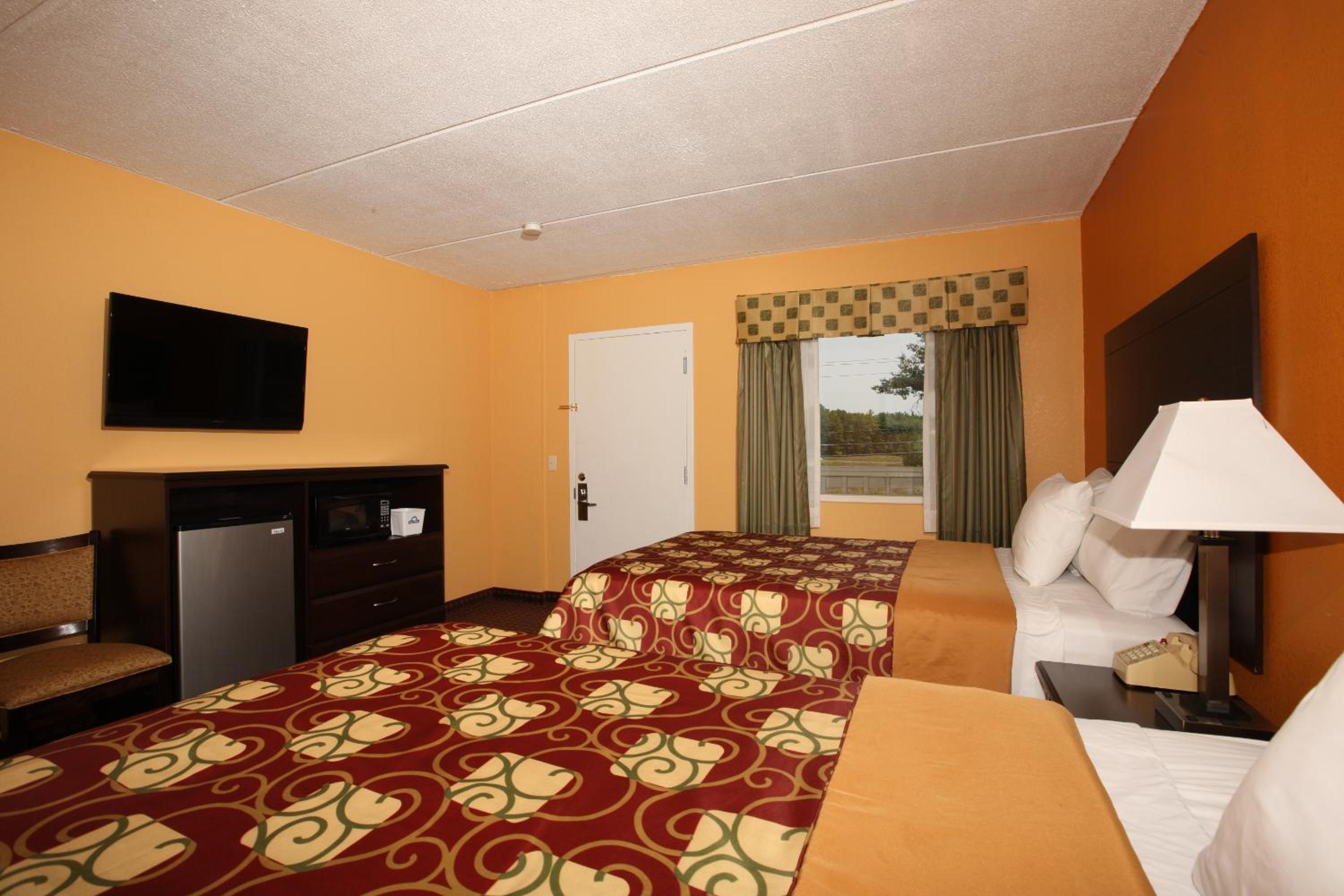 Double Room with Two Double Beds - Smoking - Photo 2