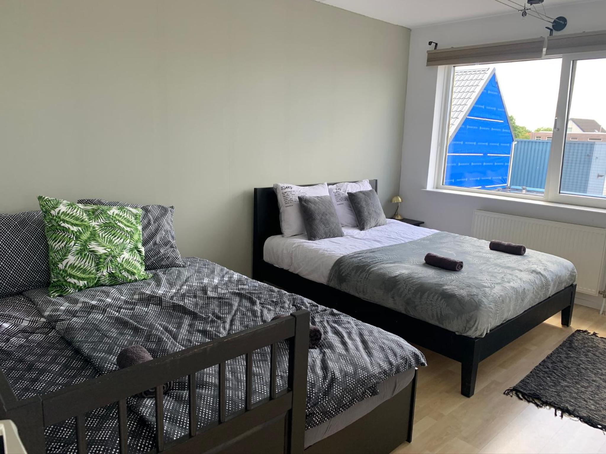 Deluxe Family Suite - Photo 4