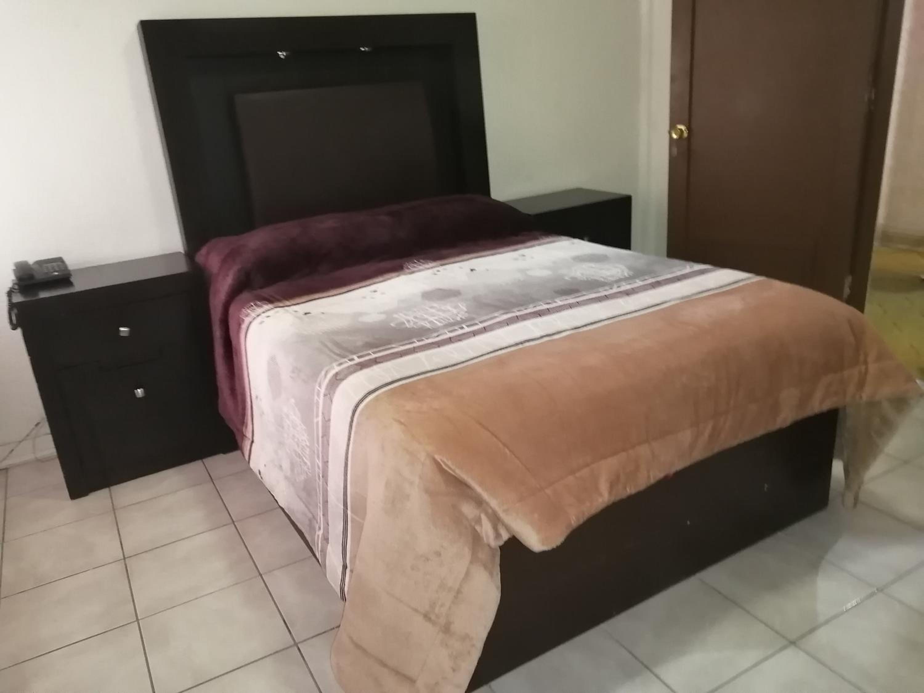 Queen Room - Photo 8