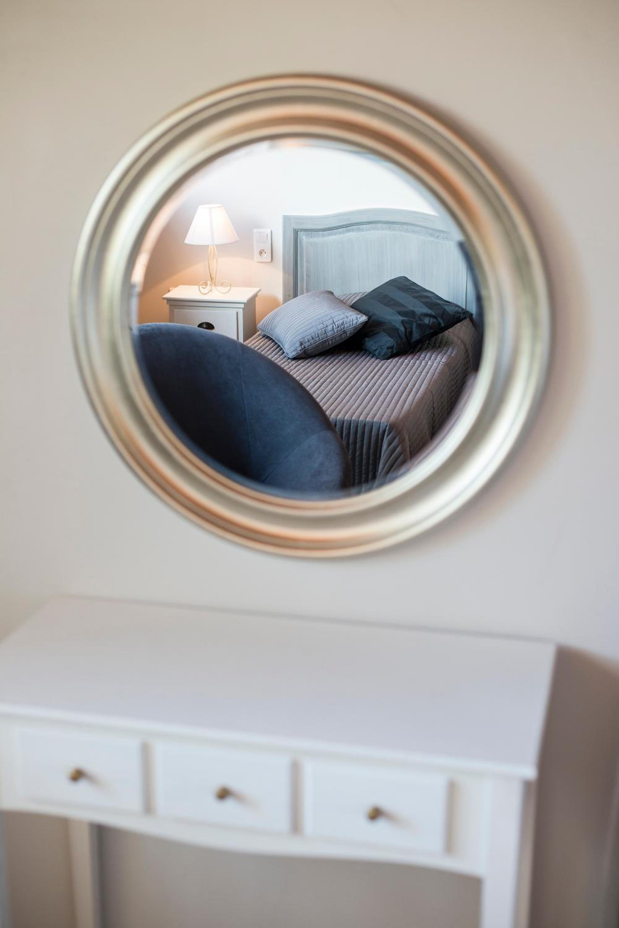 One-Bedroom Apartment photo 3