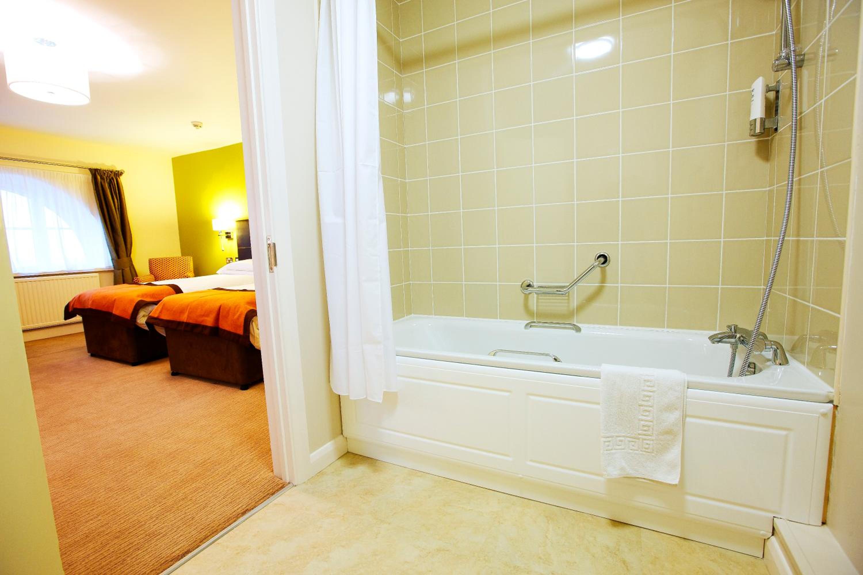 Twin Room - Photo 2