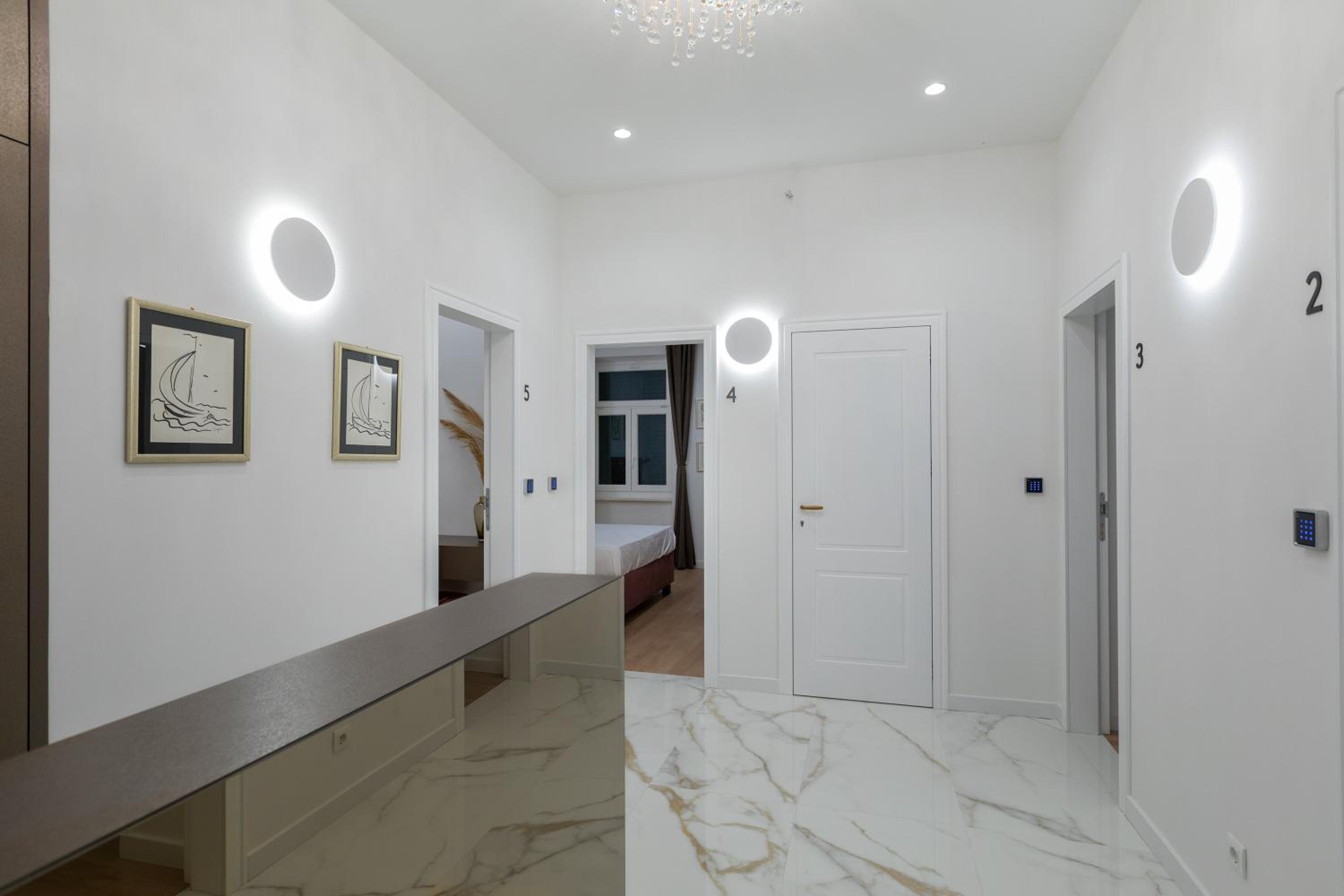 Deluxe Double or Twin Room with Sea View - Photo 10