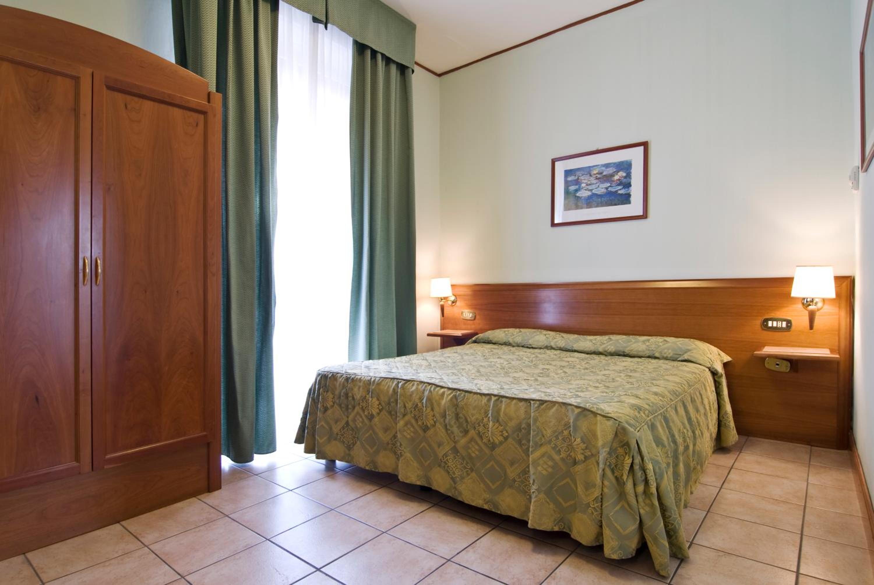 Classic Double or Twin Room - Photo 7