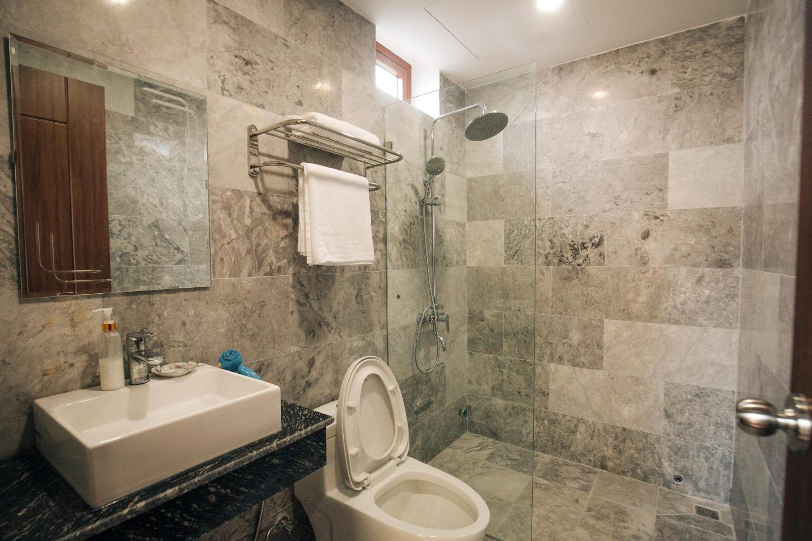 Standard Double or Twin Room - Photo 3