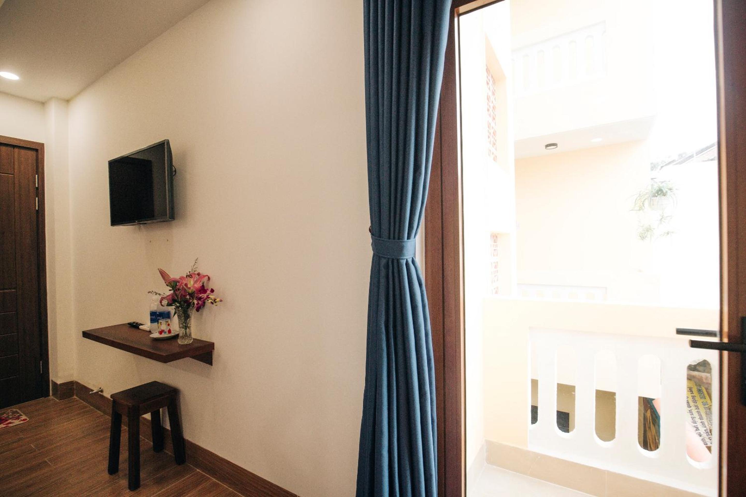 Standard Double or Twin Room - Photo 8