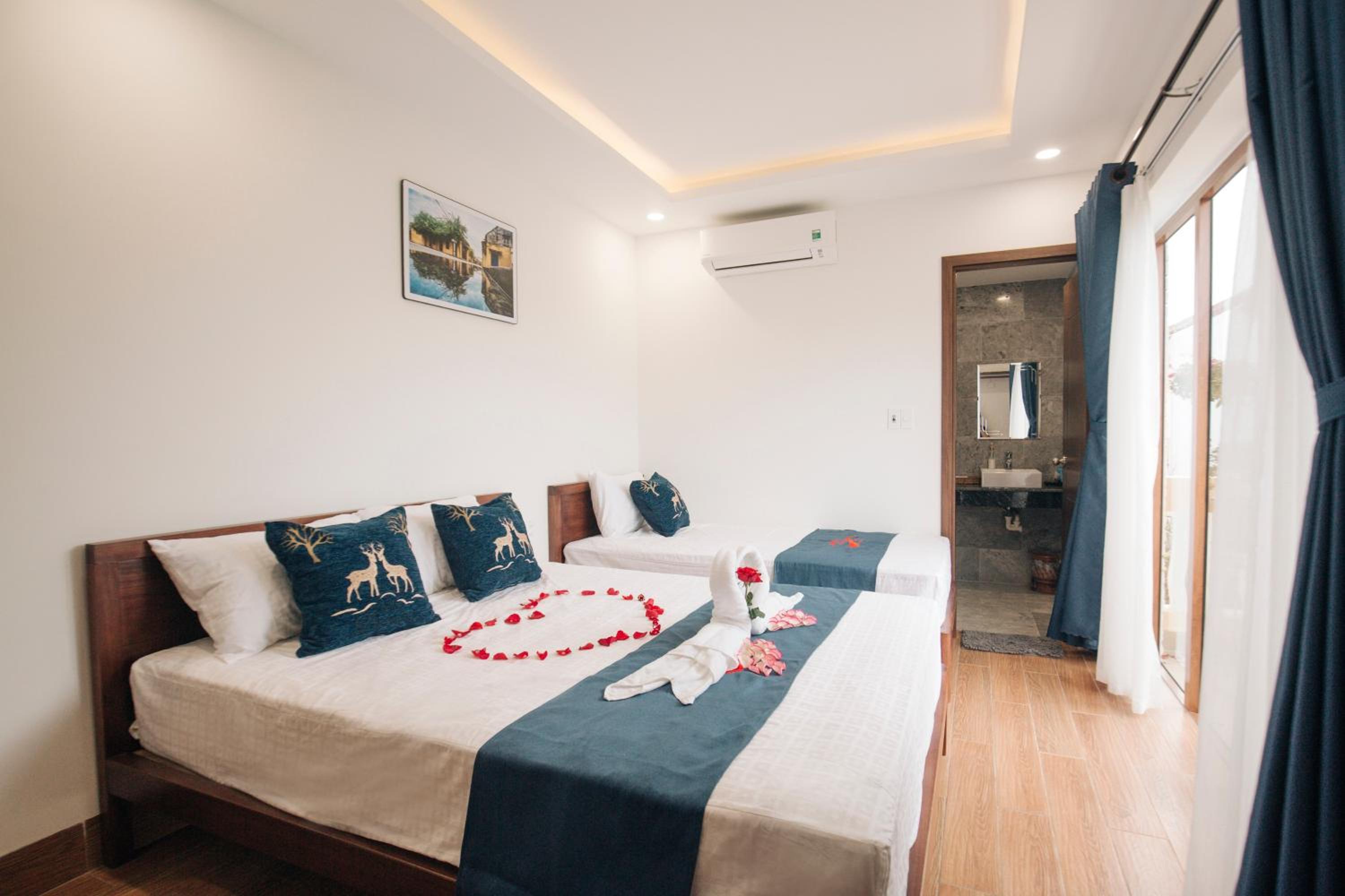 Superior Double or Twin Room with City View - Photo 2