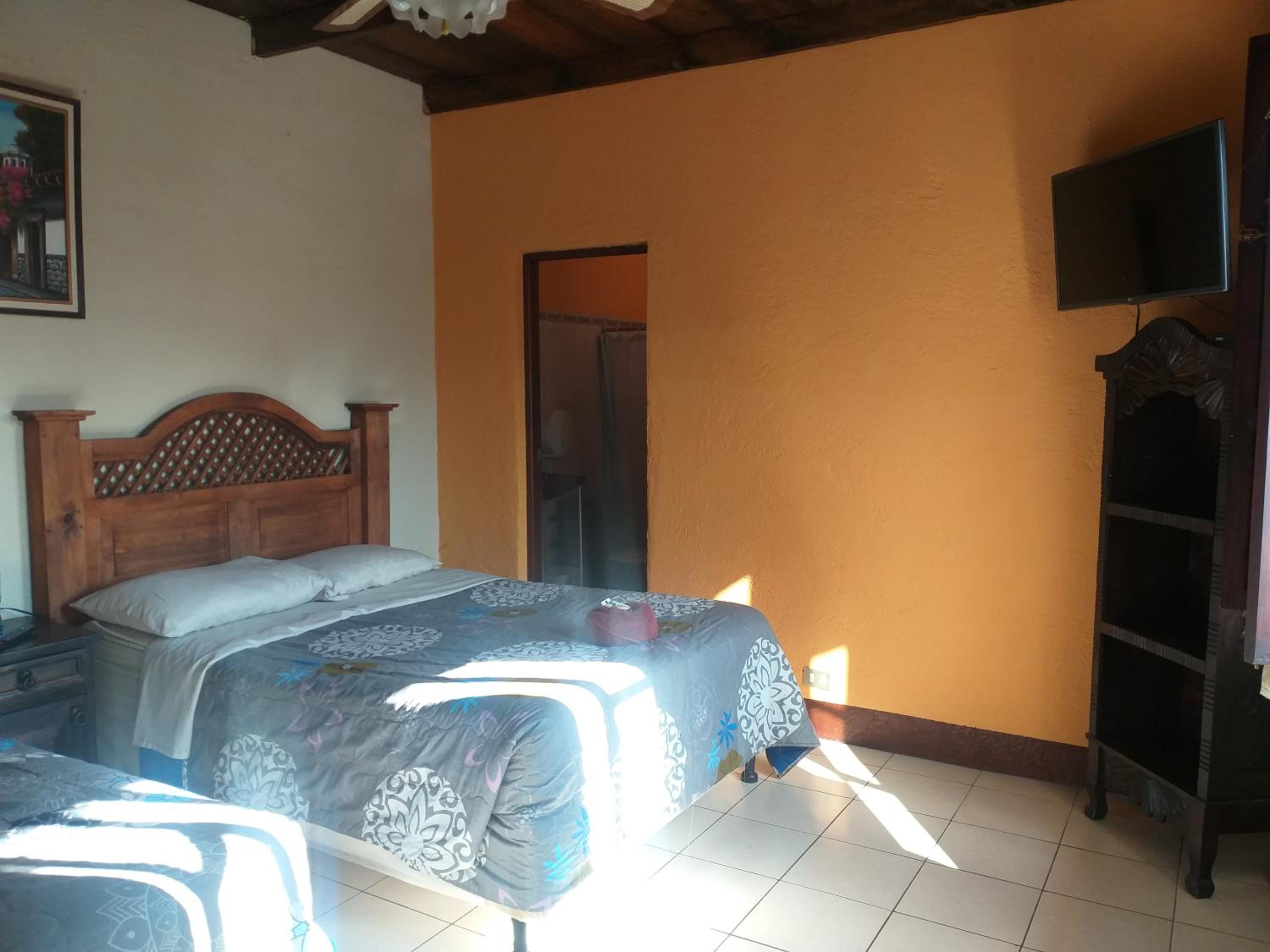 Twin Room with Private Bathroom photo 1