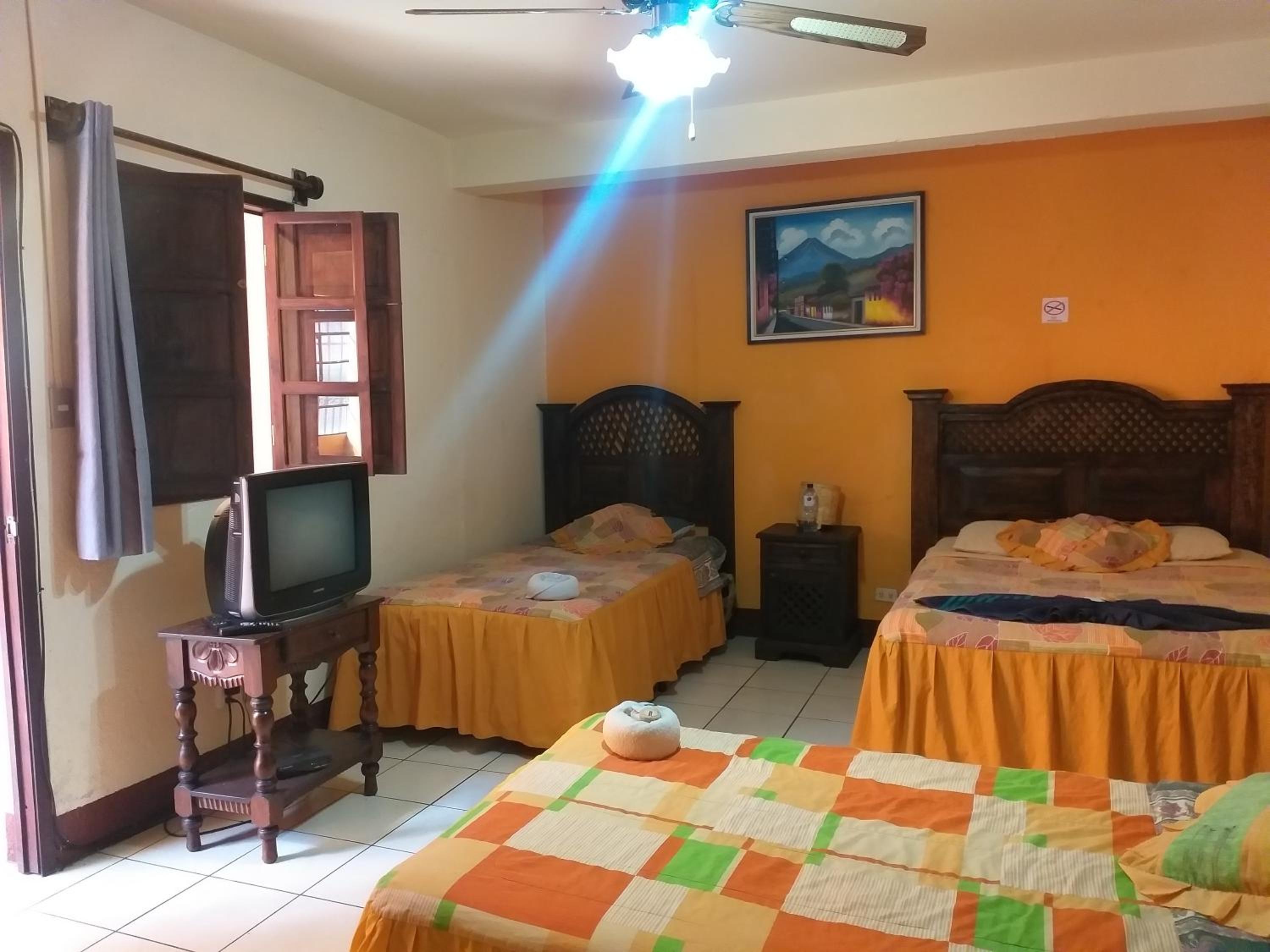 Triple Room with Private Bathroom photo 2