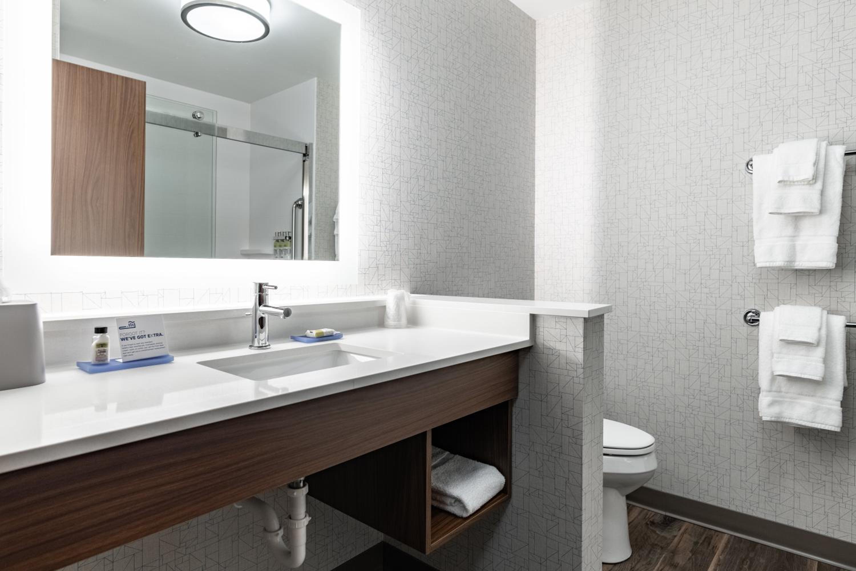 King Suite - Photo 4