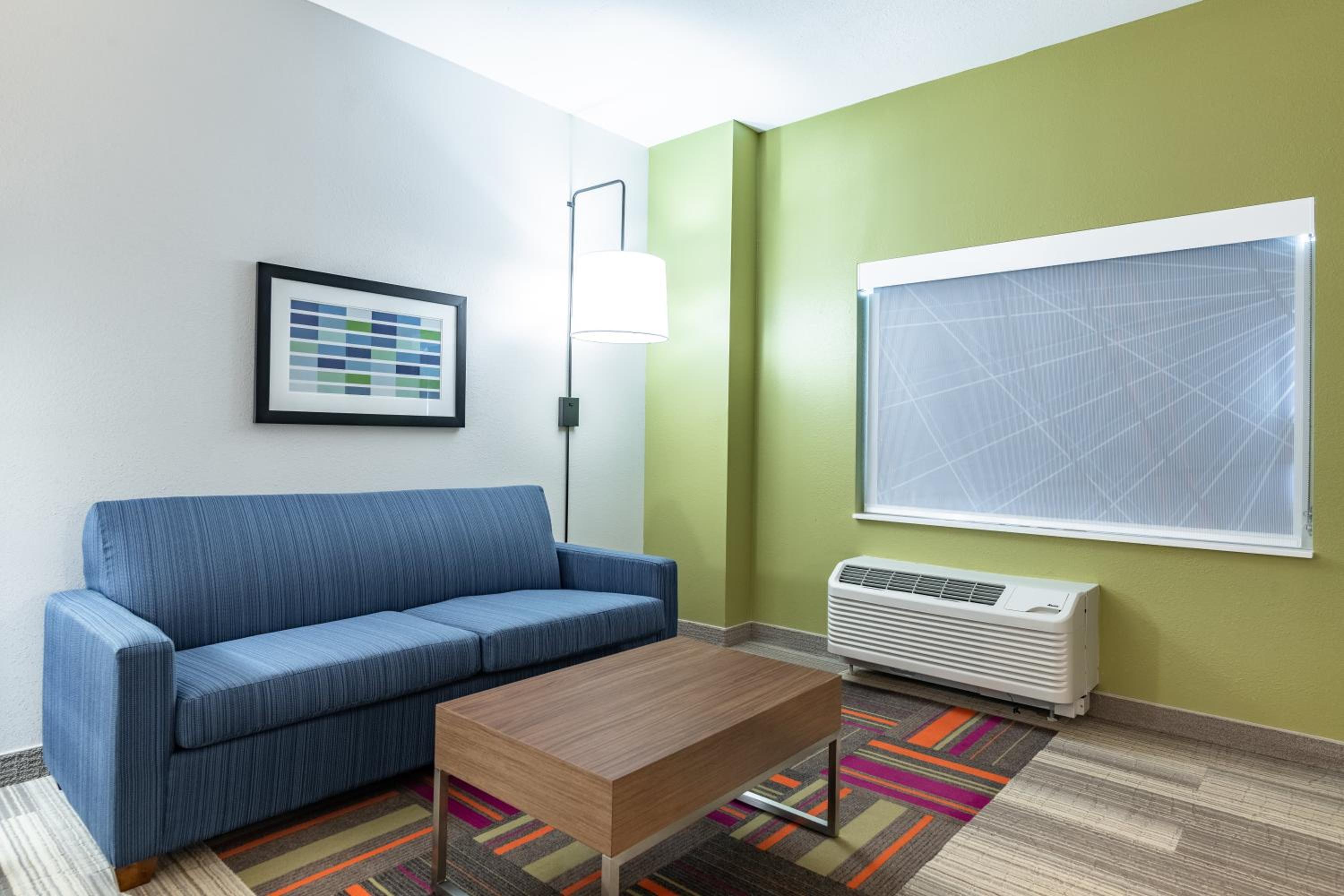 King Suite - Photo 1