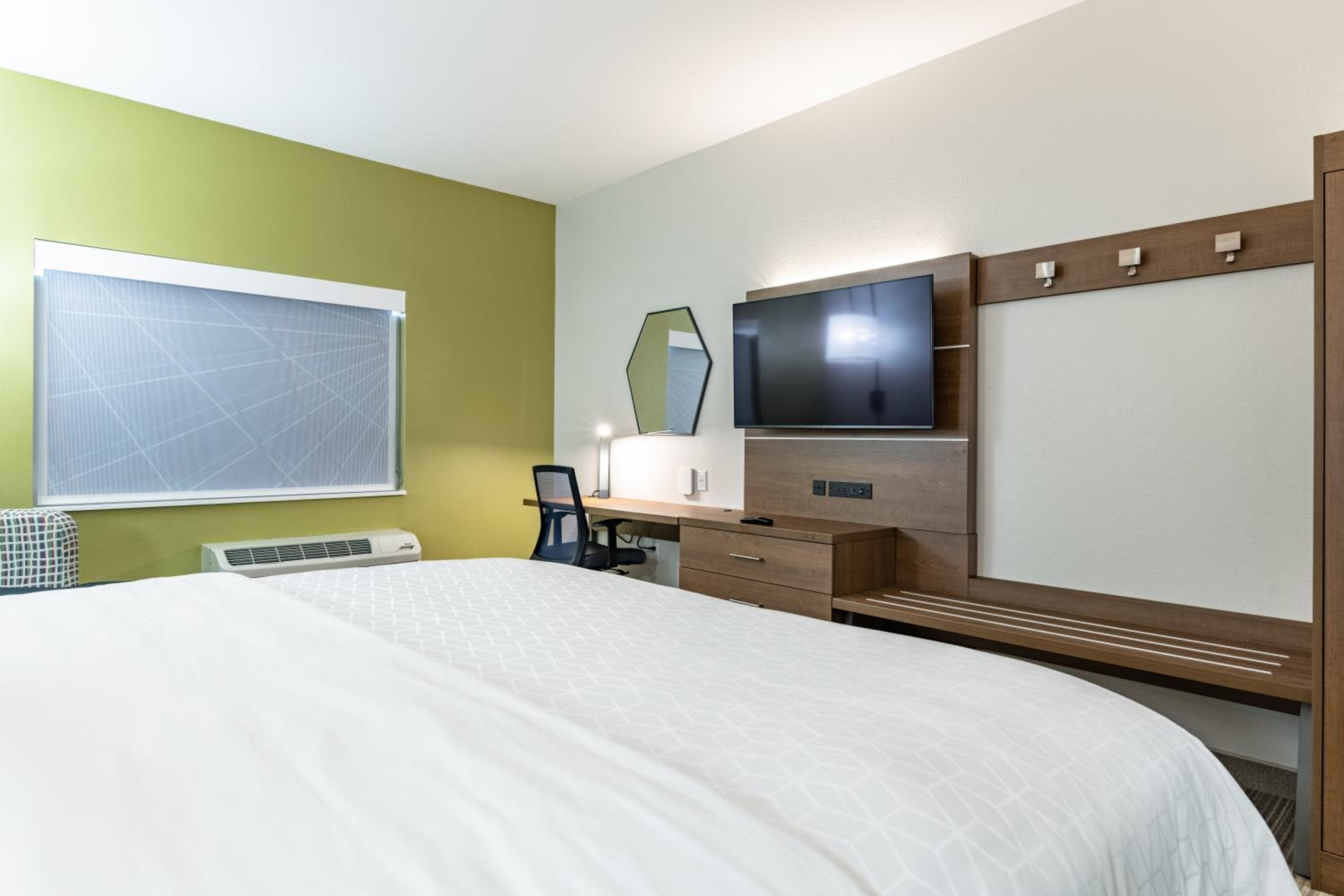 Standard King Room - Photo 1